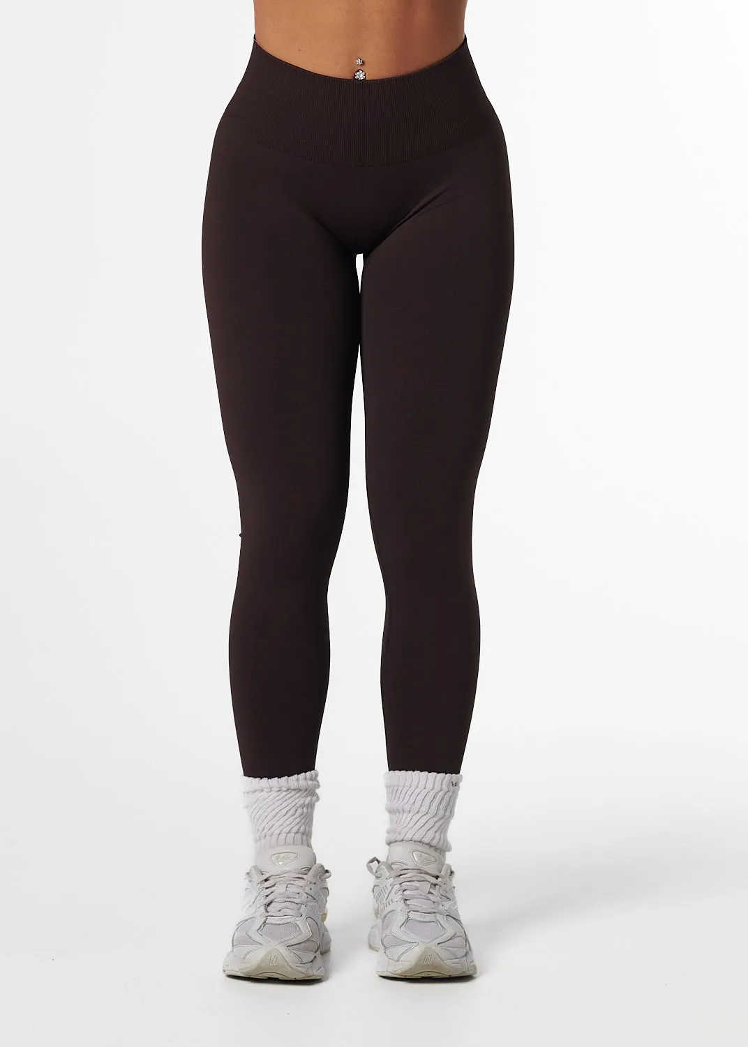 Outdoor Lover Skin Friendly Hidden Pocket Design SHAPE SIGNATURE LEGGINGS - ESPRESSO