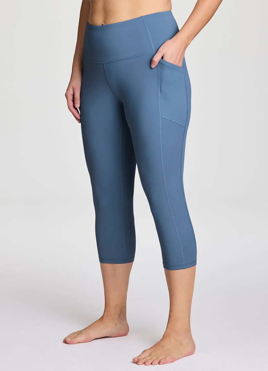 Plus Tech Flex Ultra Hold Capri Athletic Performance