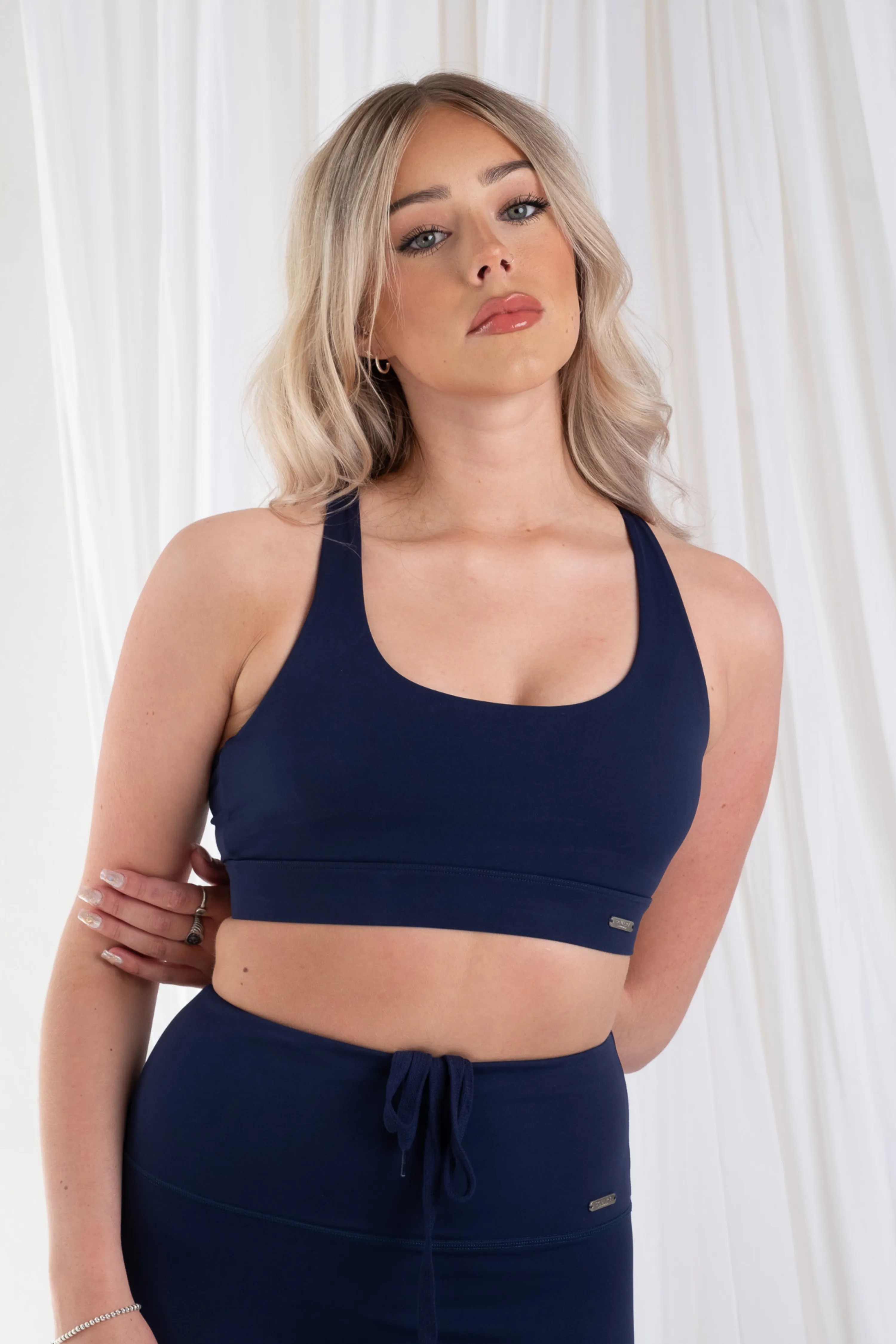 Elastic seams Runners of all levels Cross Back Sports Bra Navy