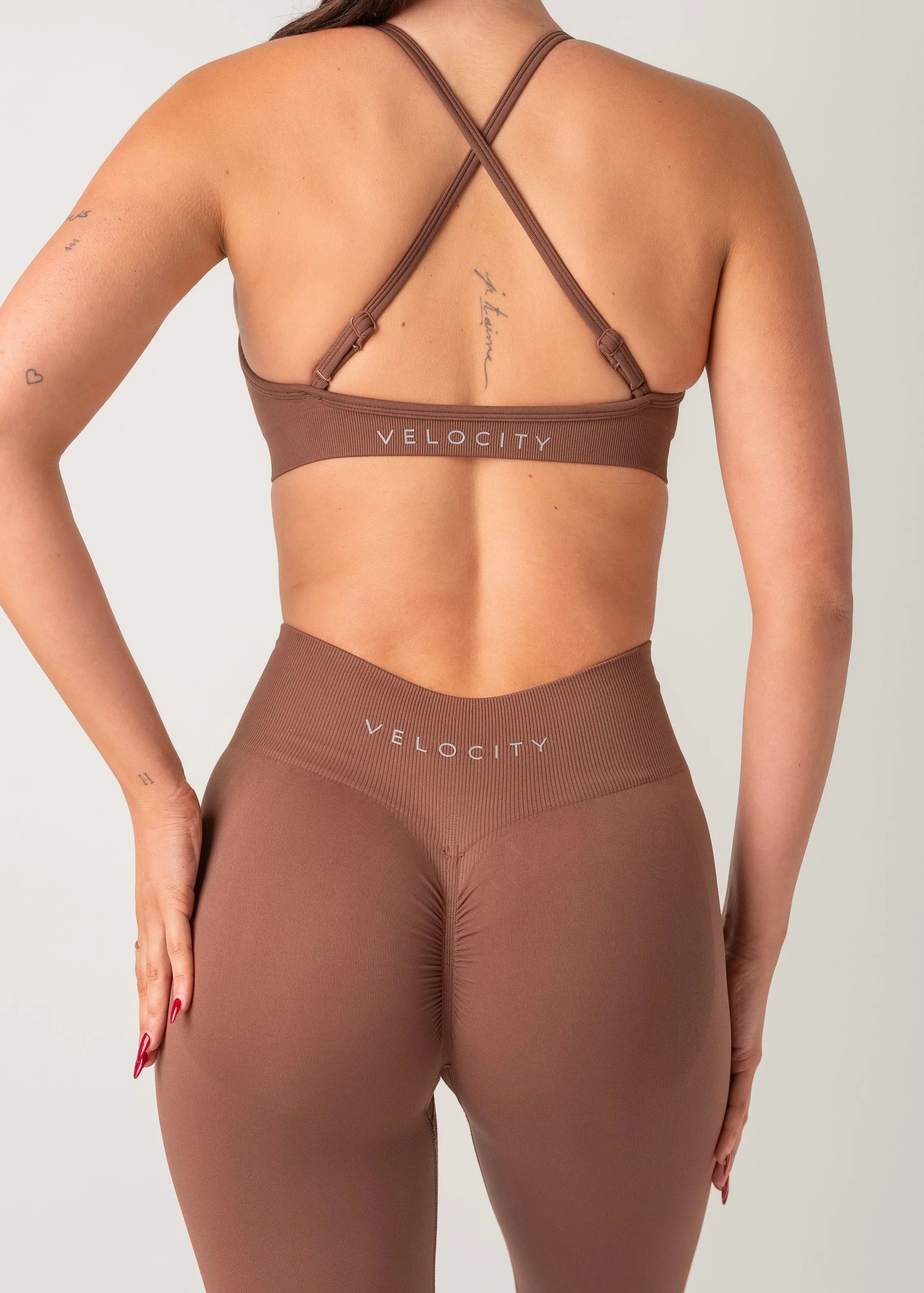 Smooth Edges Performance Fabric SIGNATURE BRA - CHOCOLATE