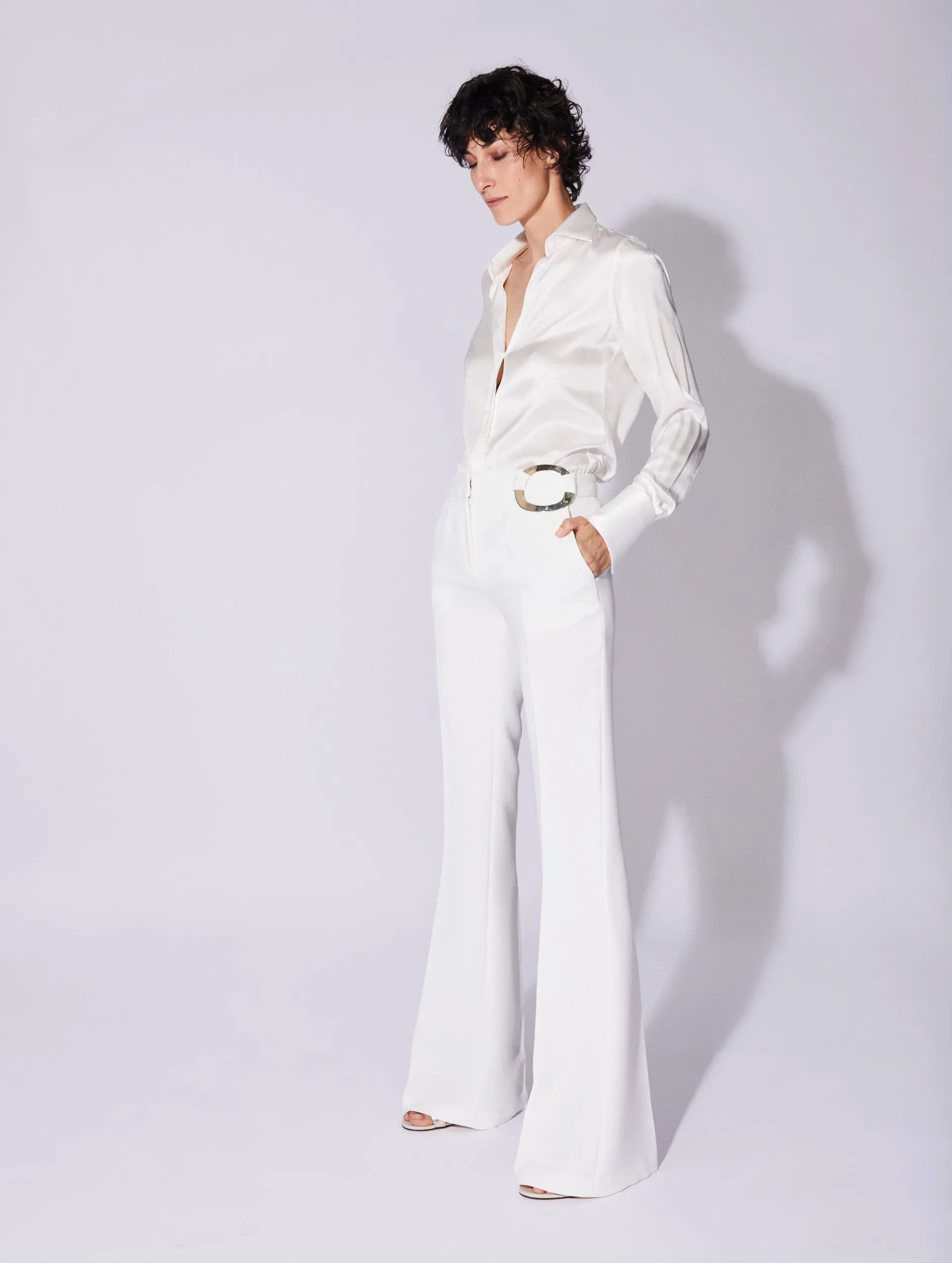 ArticulatedJoints Ultimate Comfort White crepe flared trousers with buckle
