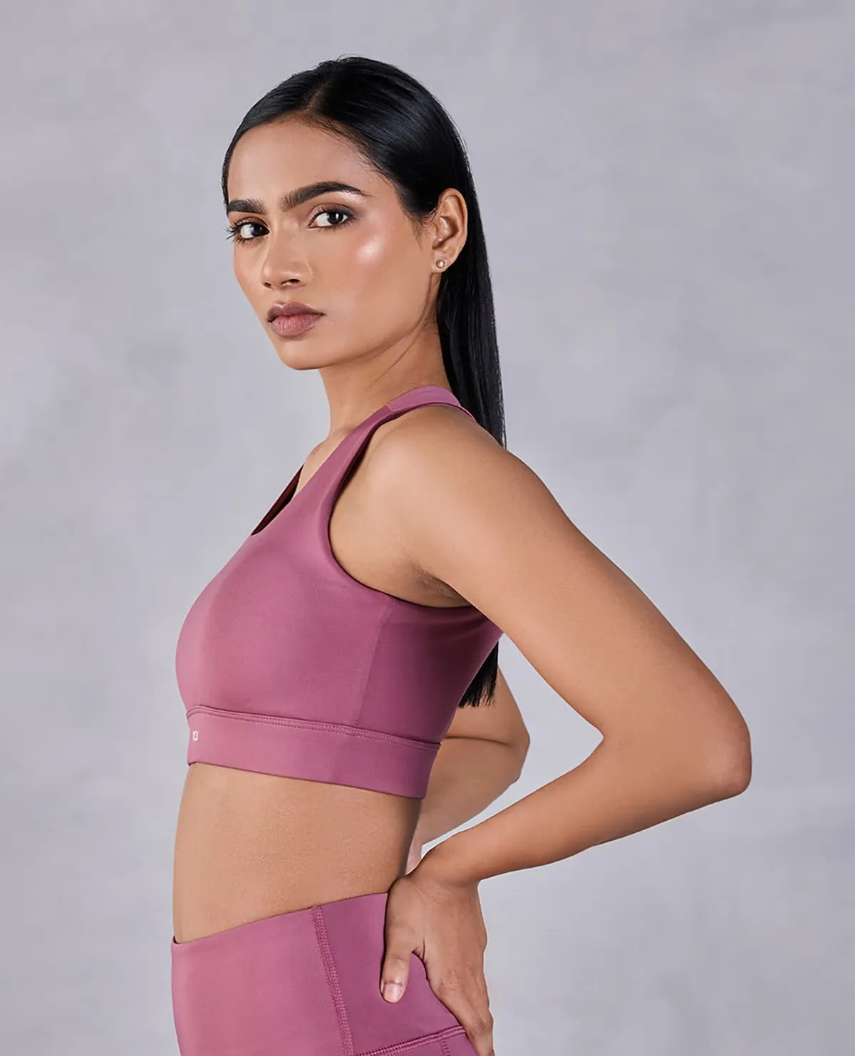 High Impact & Full Coverage Crostini Sports Bra Gym members Seamless Feel