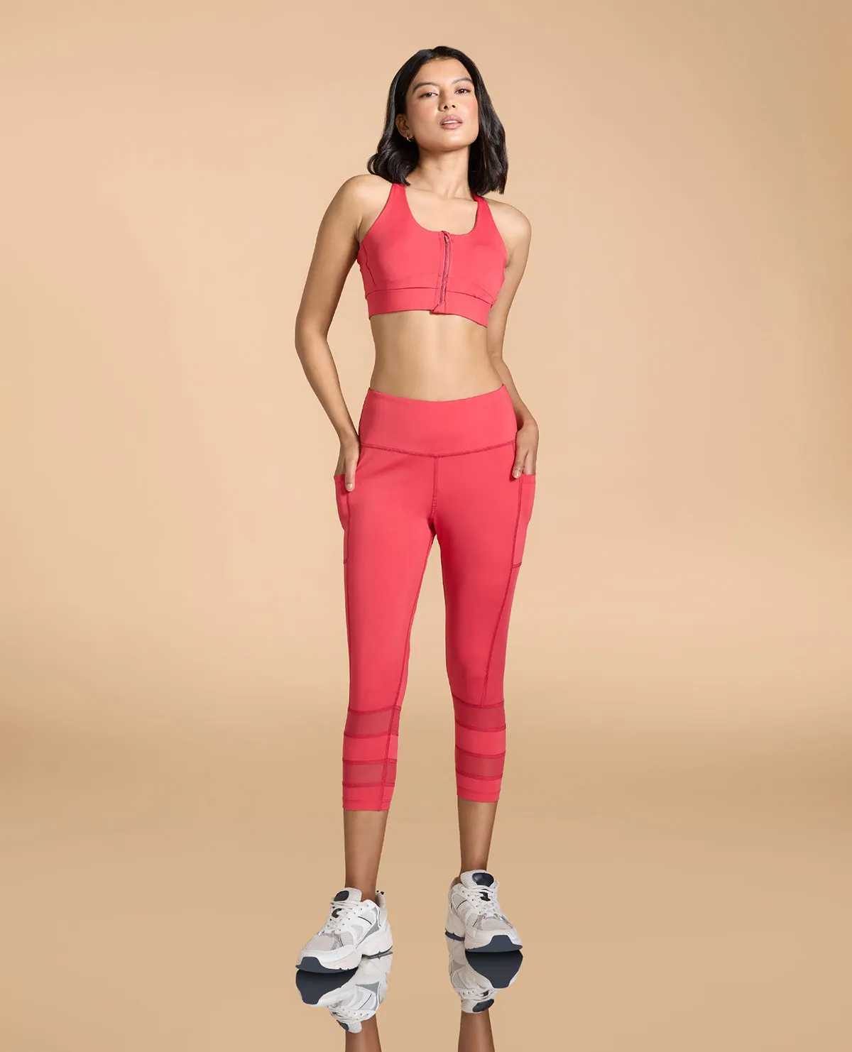 Double stitching seams Women Mid Impact Zip Sports Bra with Removable Pads