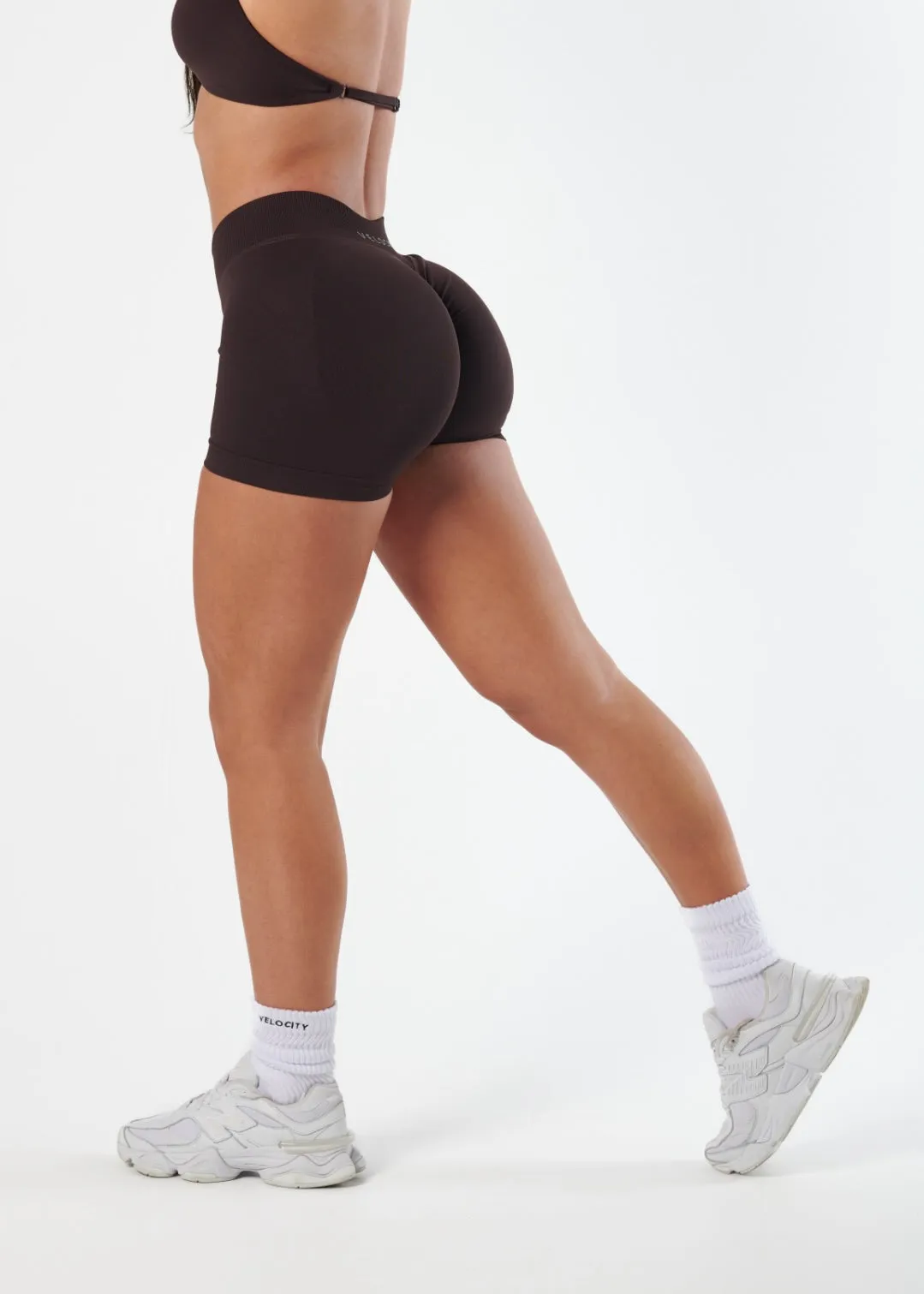 Easy Match SIGNATURE SCRUNCH SHORTS MINI - ESPRESSO