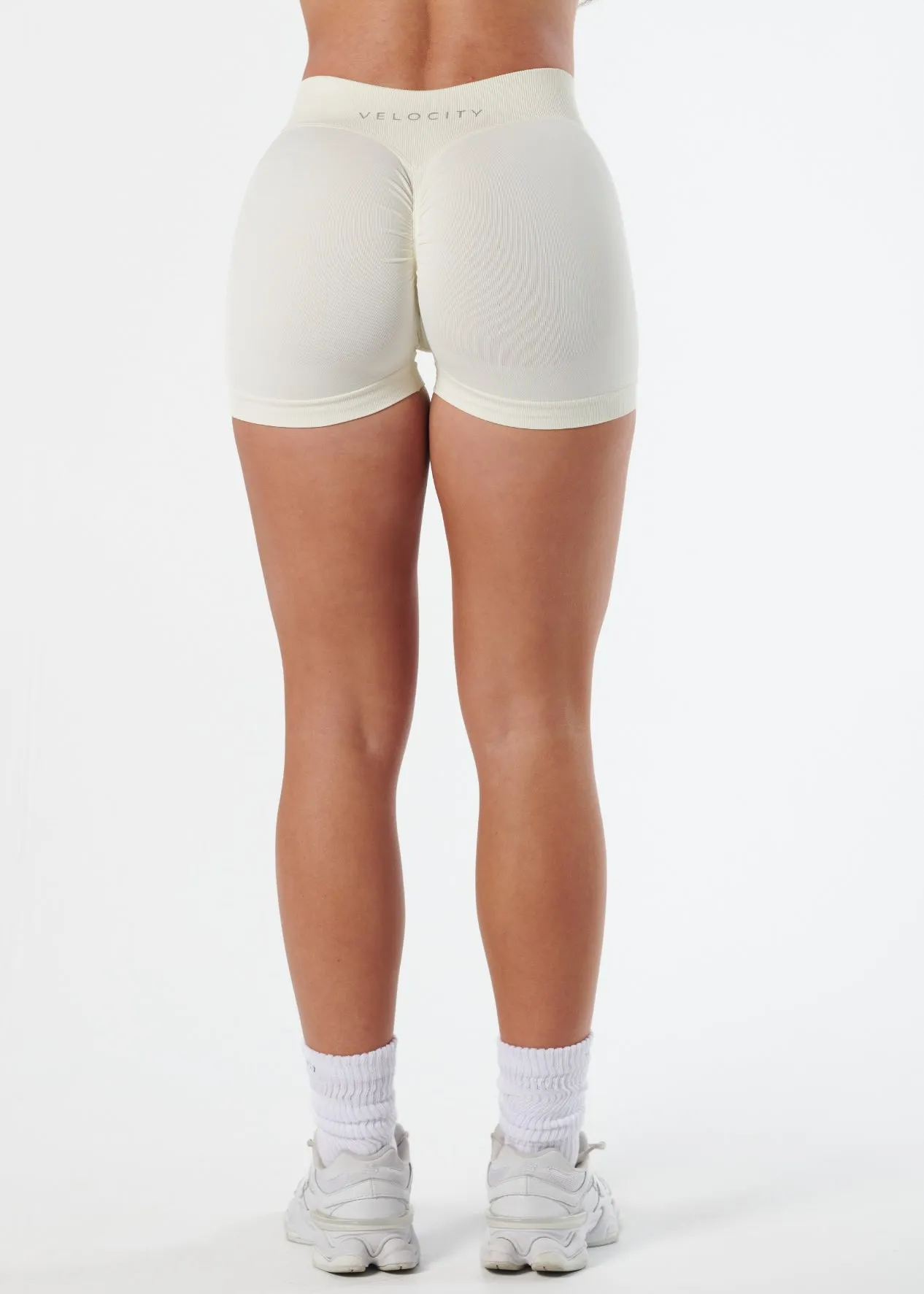 Pocket Reinforcement SIGNATURE SCRUNCH SHORTS MINI - VANILLA