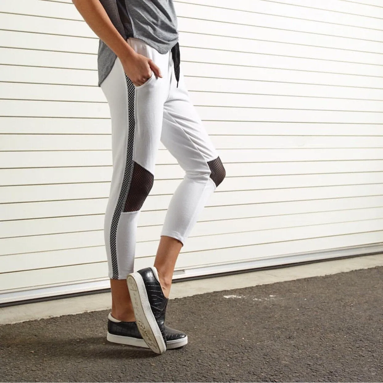 CHICHI Active Michelle Cropped Moto Jogger - White/Black Eco Friendly Dyeing