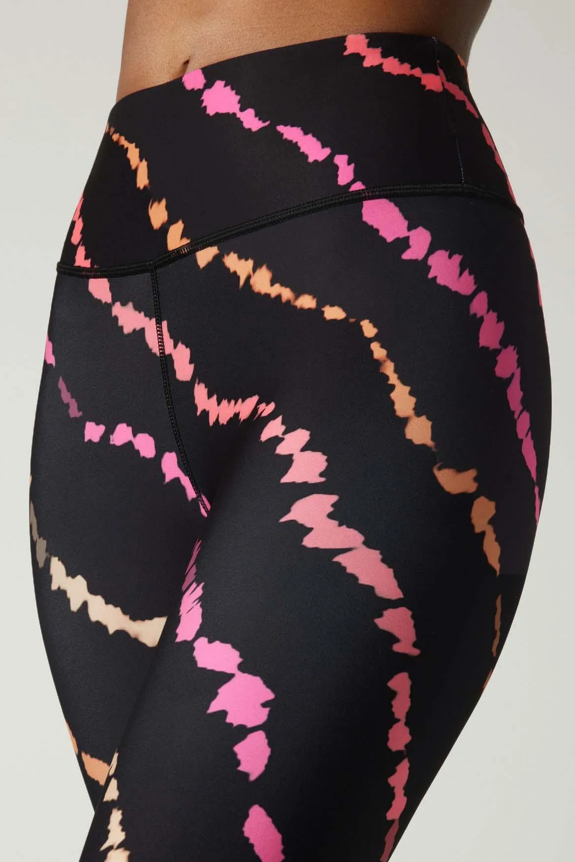 Sweat Proof Wear It To Heart Aria Reversible Legging - Diagonal Tie Dye Black Multi