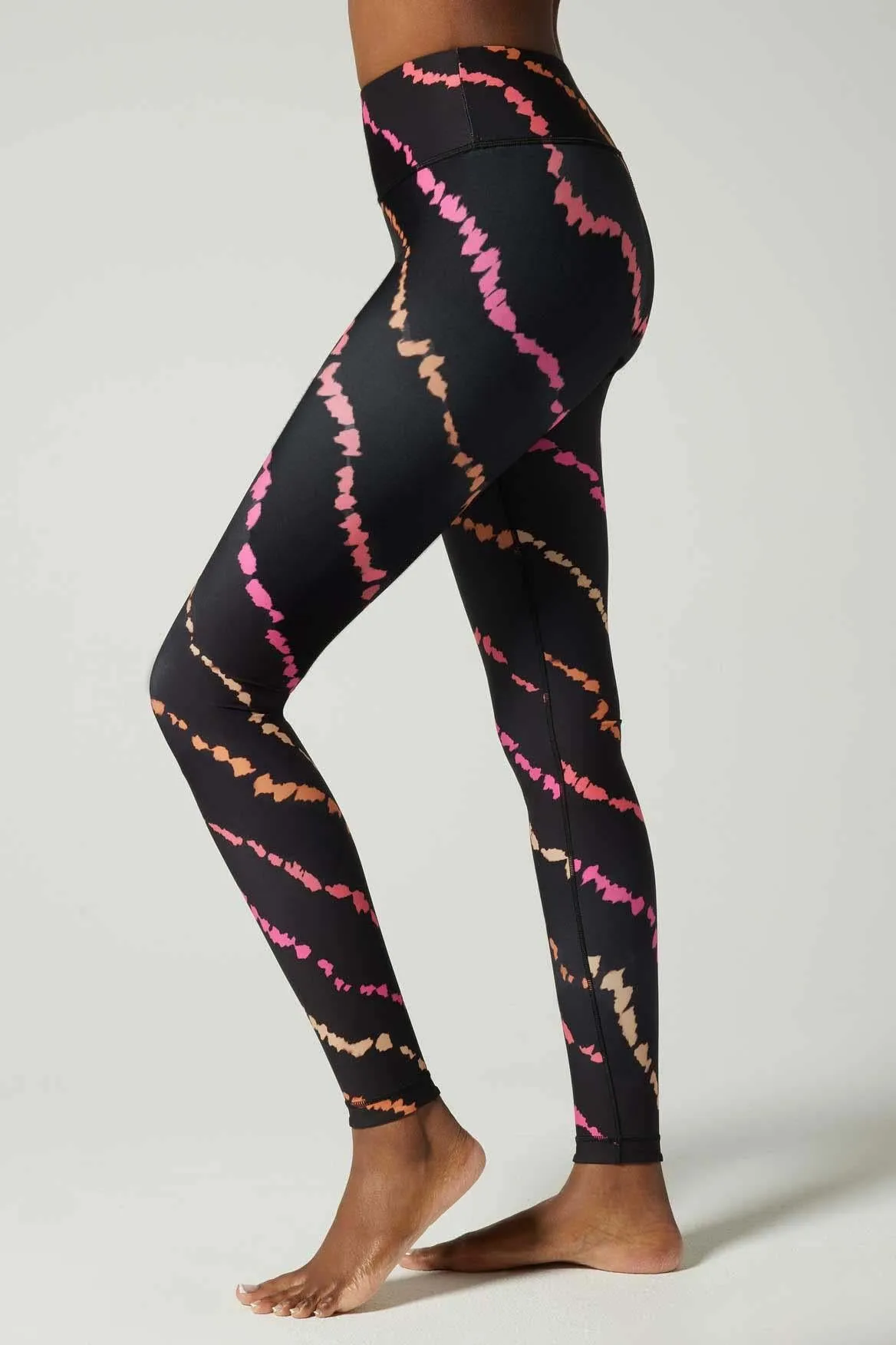 Wear It To Heart Aria Reversible Legging - Diagonal Tie Dye Black Multi Sleek and Stretchy