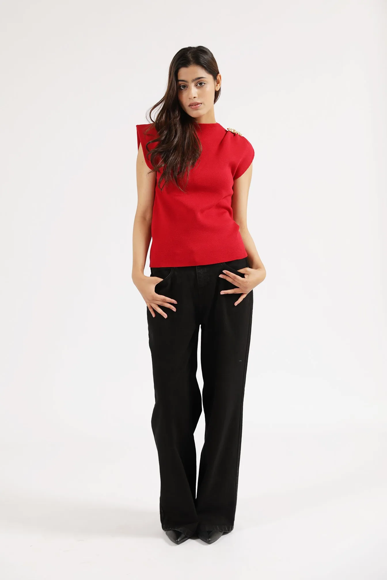 Fairy Mood Comfort Look SLEEVELESS KNITTED TOP WITH BROOCH