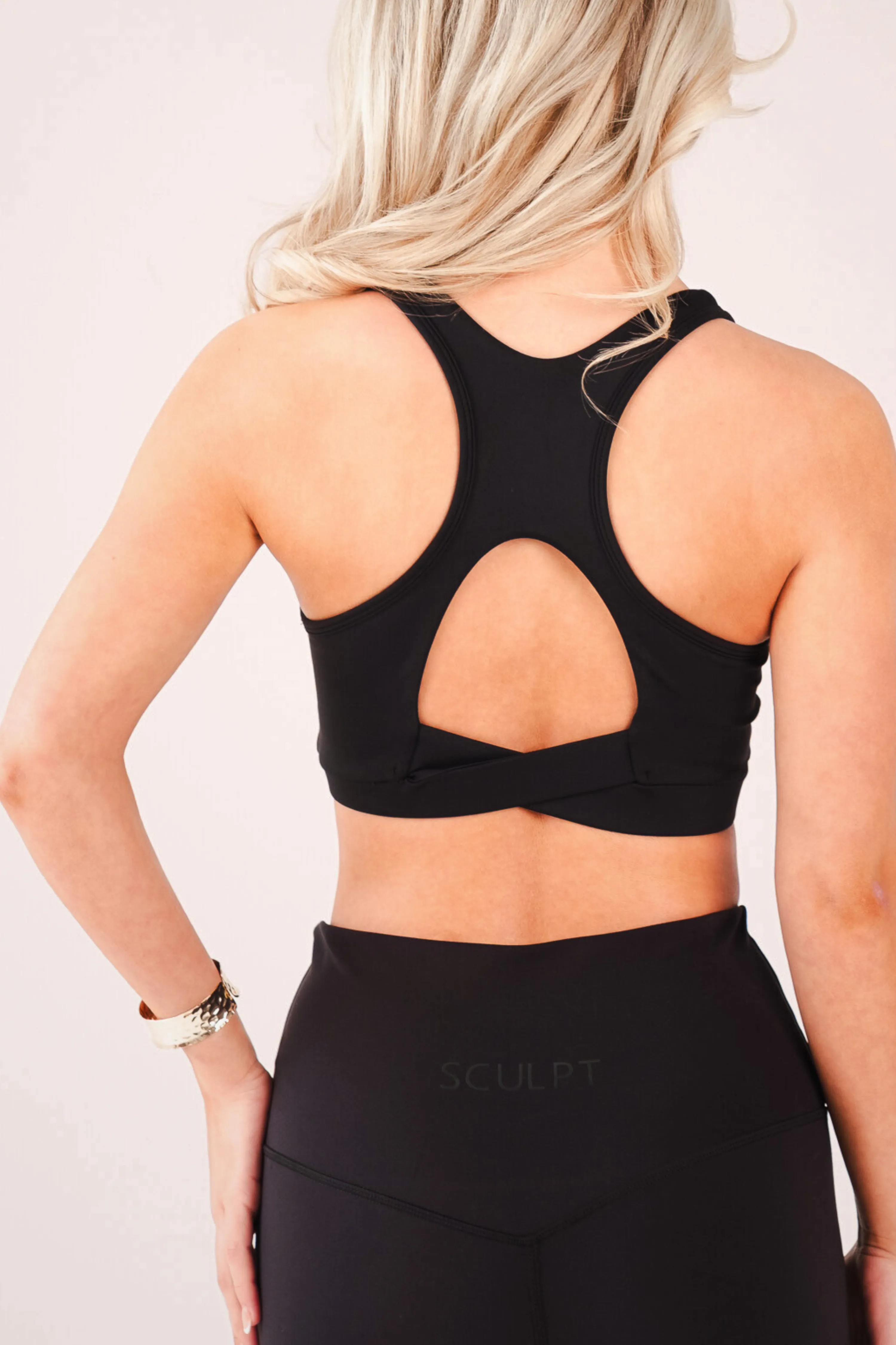 Hemmed edges Enhanced Airflow Design Tierra Sports Bra Black