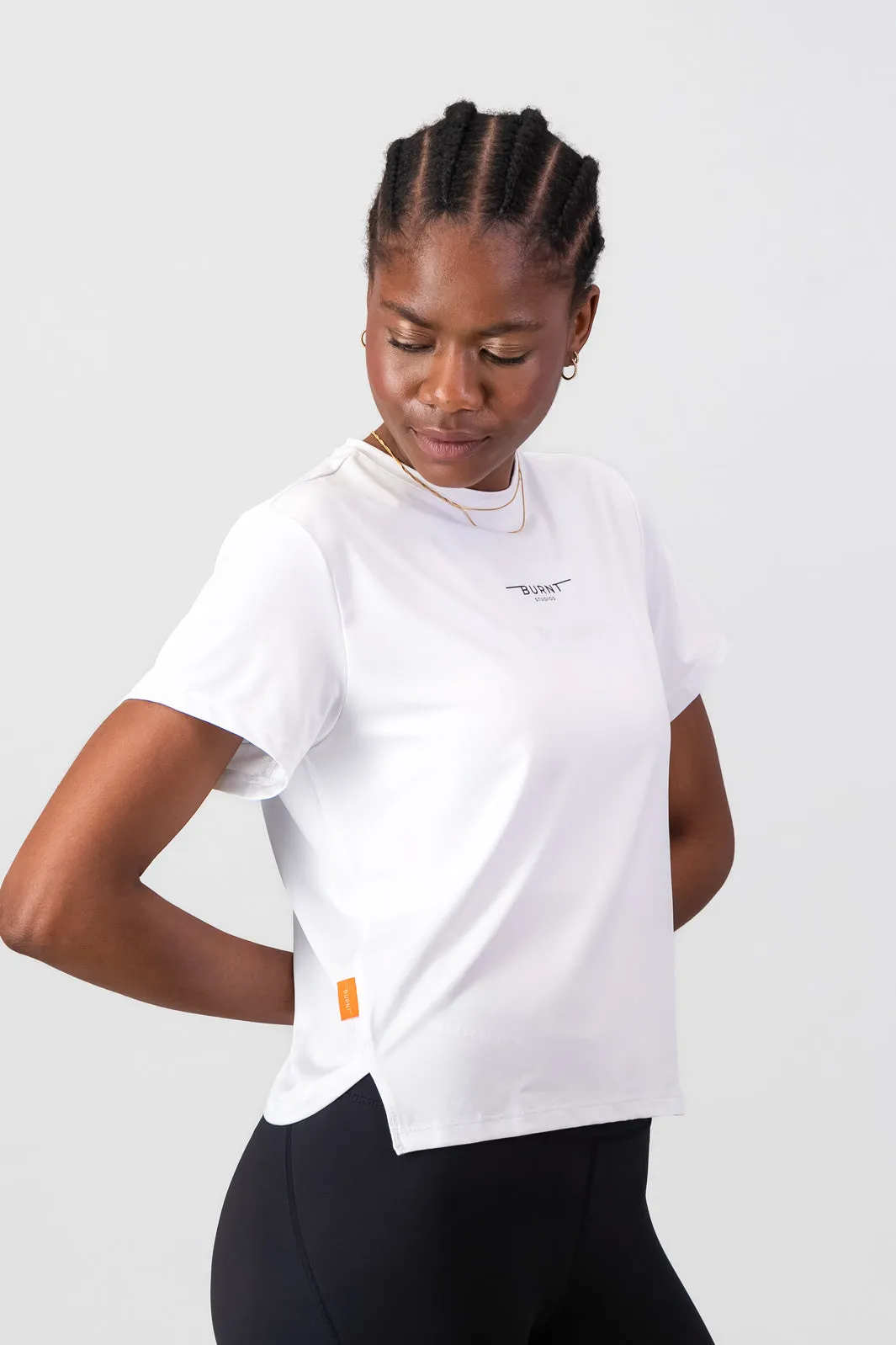 Essential Movement Tee - White Street Trend Look