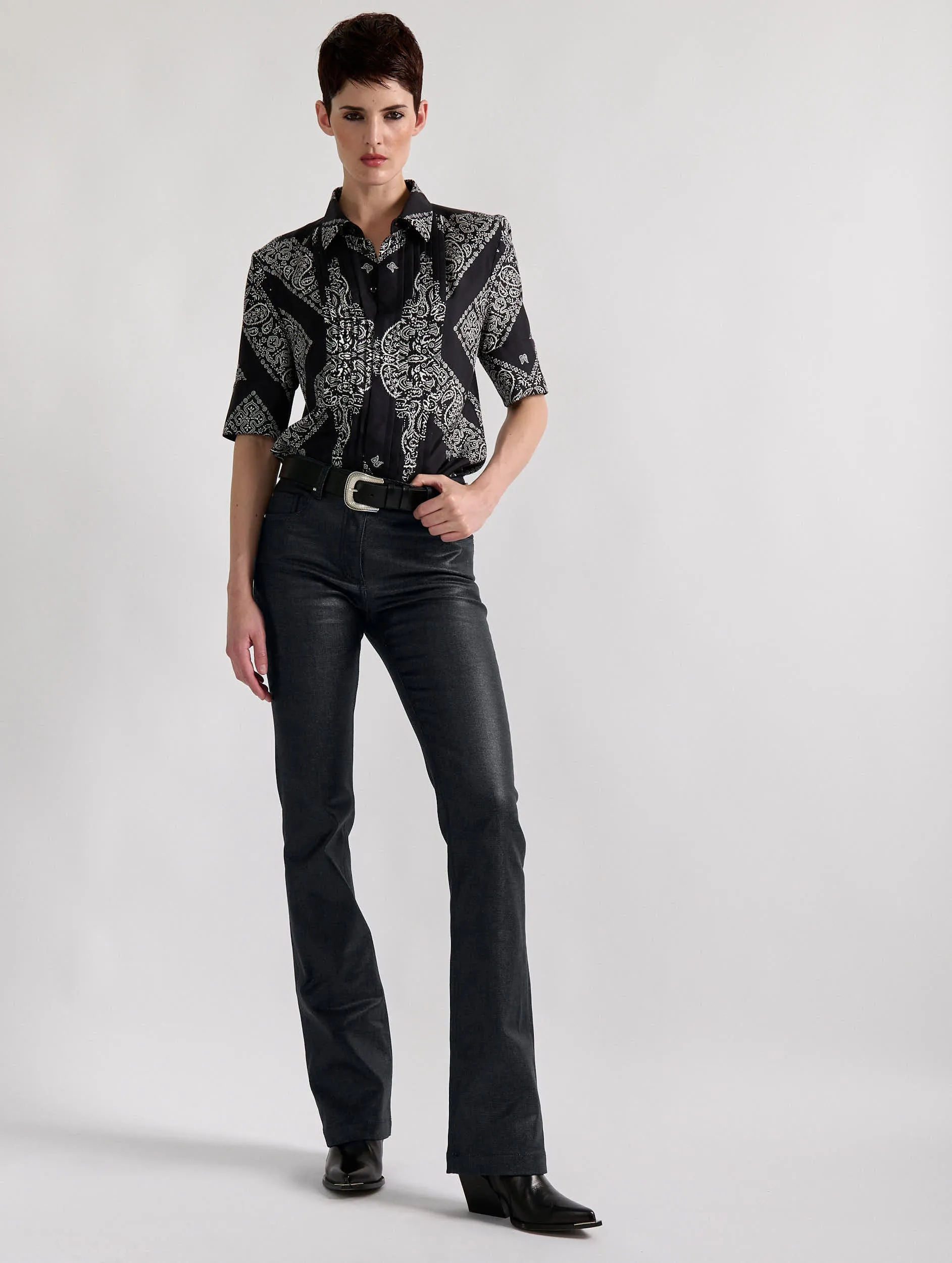 Indoor Comfort ReinforcedSeams Black resin denim 5-pocket straight fit jeans