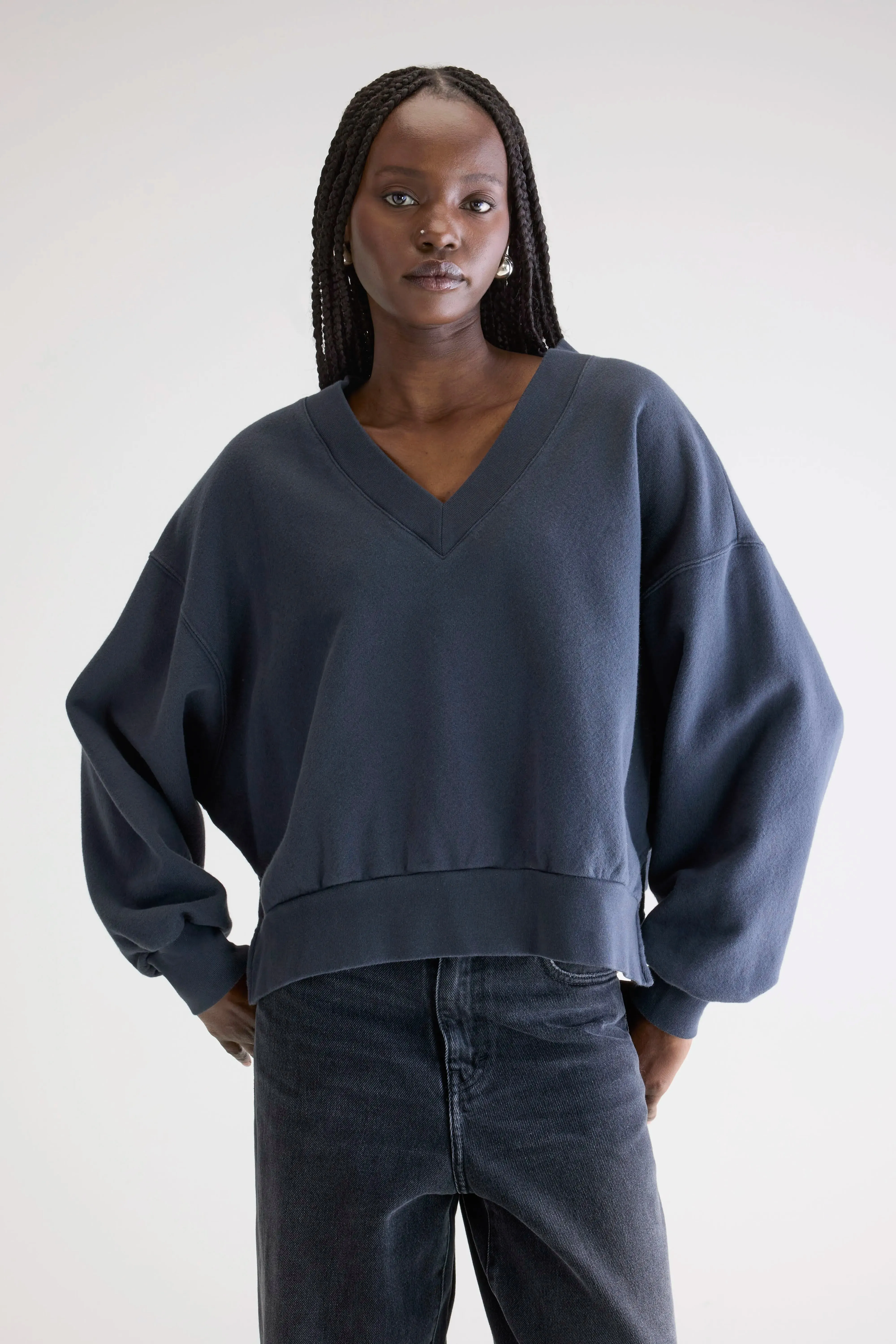 Trendy Fit Classic Layering Varola v-neck sweatshirt (262 / W / NAVY)
