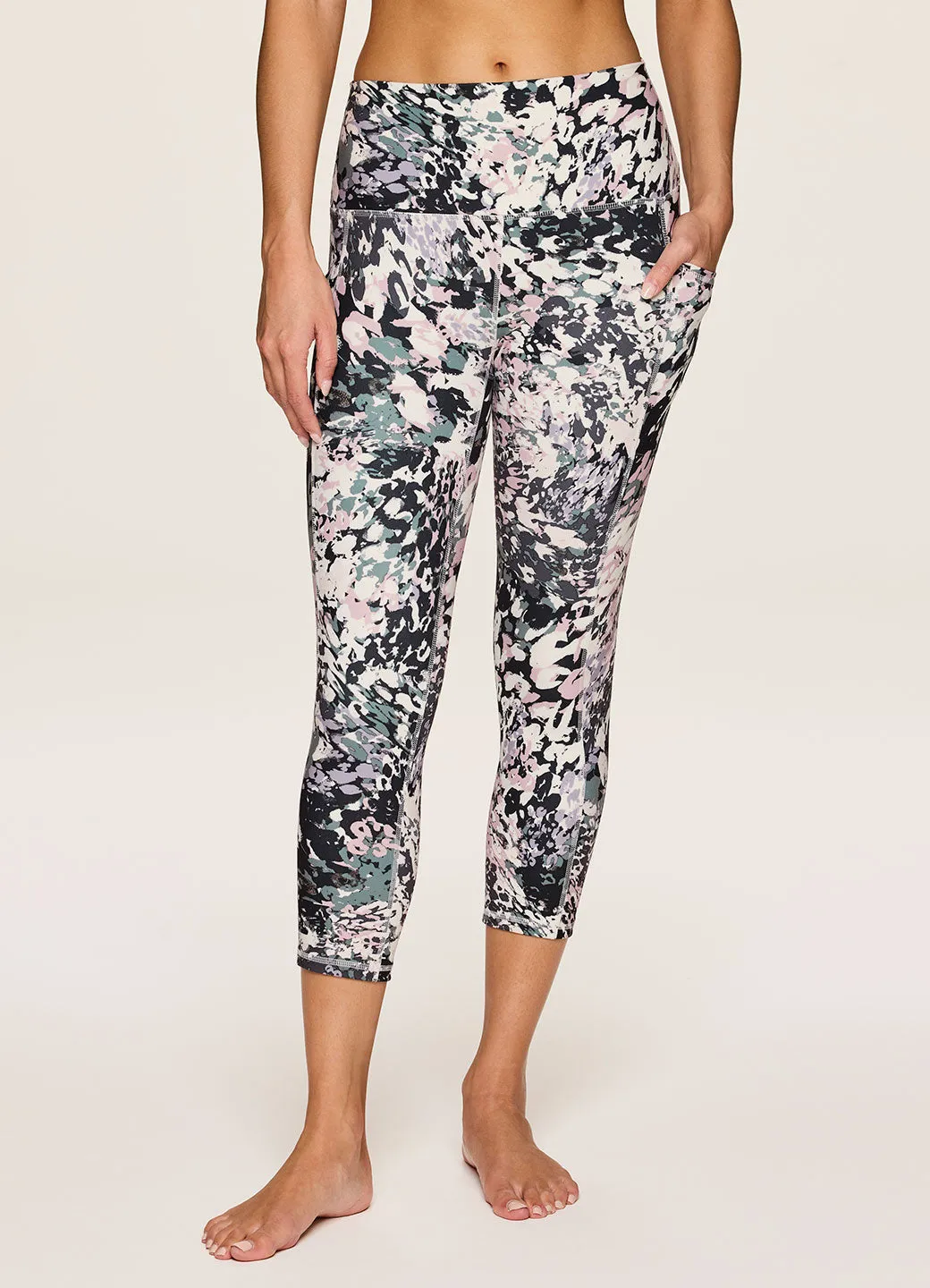 In the Wild Ultra Hold Capri Supportive Waist Essential Piece
