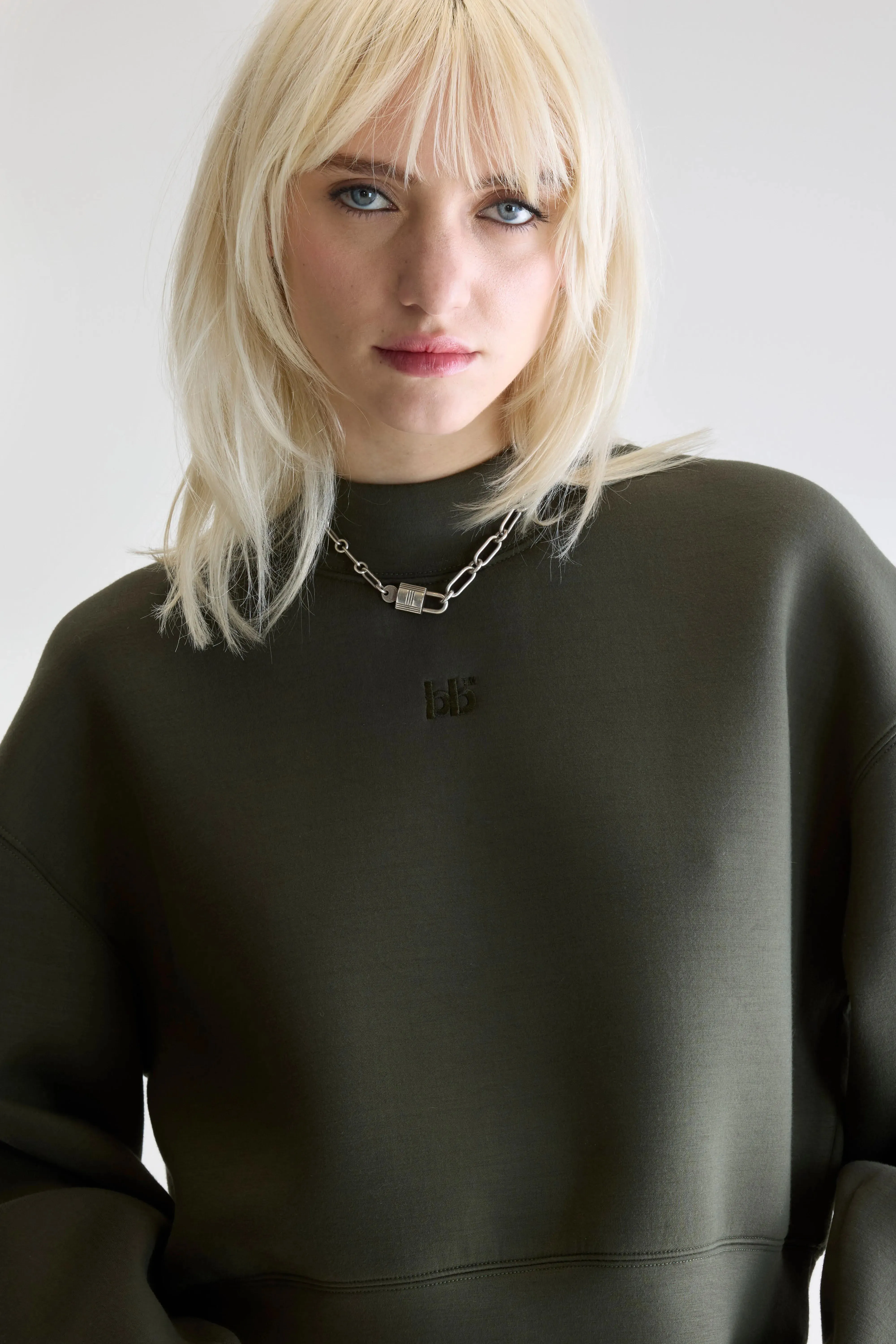 Relaxed Outfit Tashi cropped sweatshirt (252 / W / FOREST)