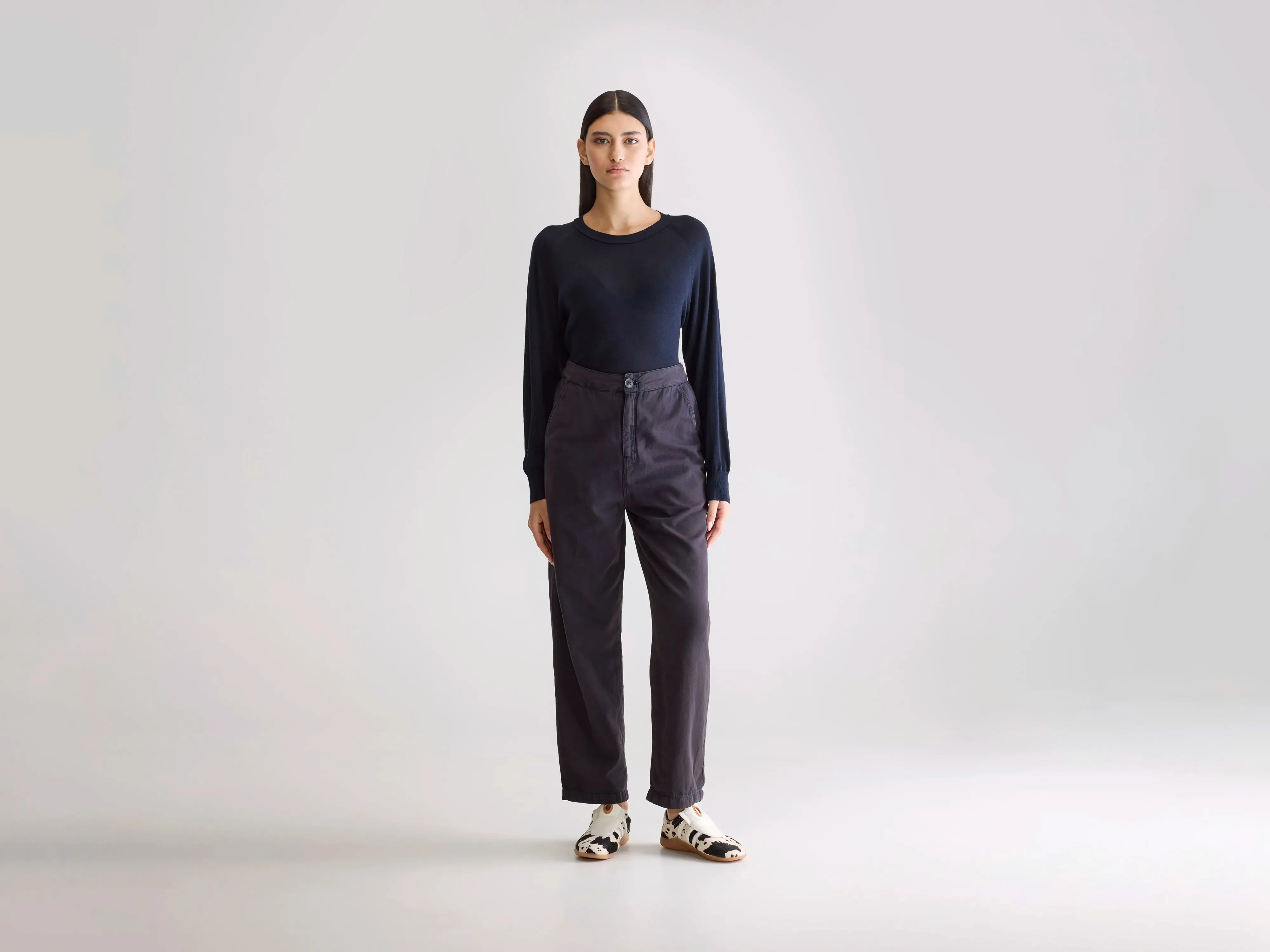 Quick Access Pockets Pasop relaxed trousers (252 / W / OFF BLACK)