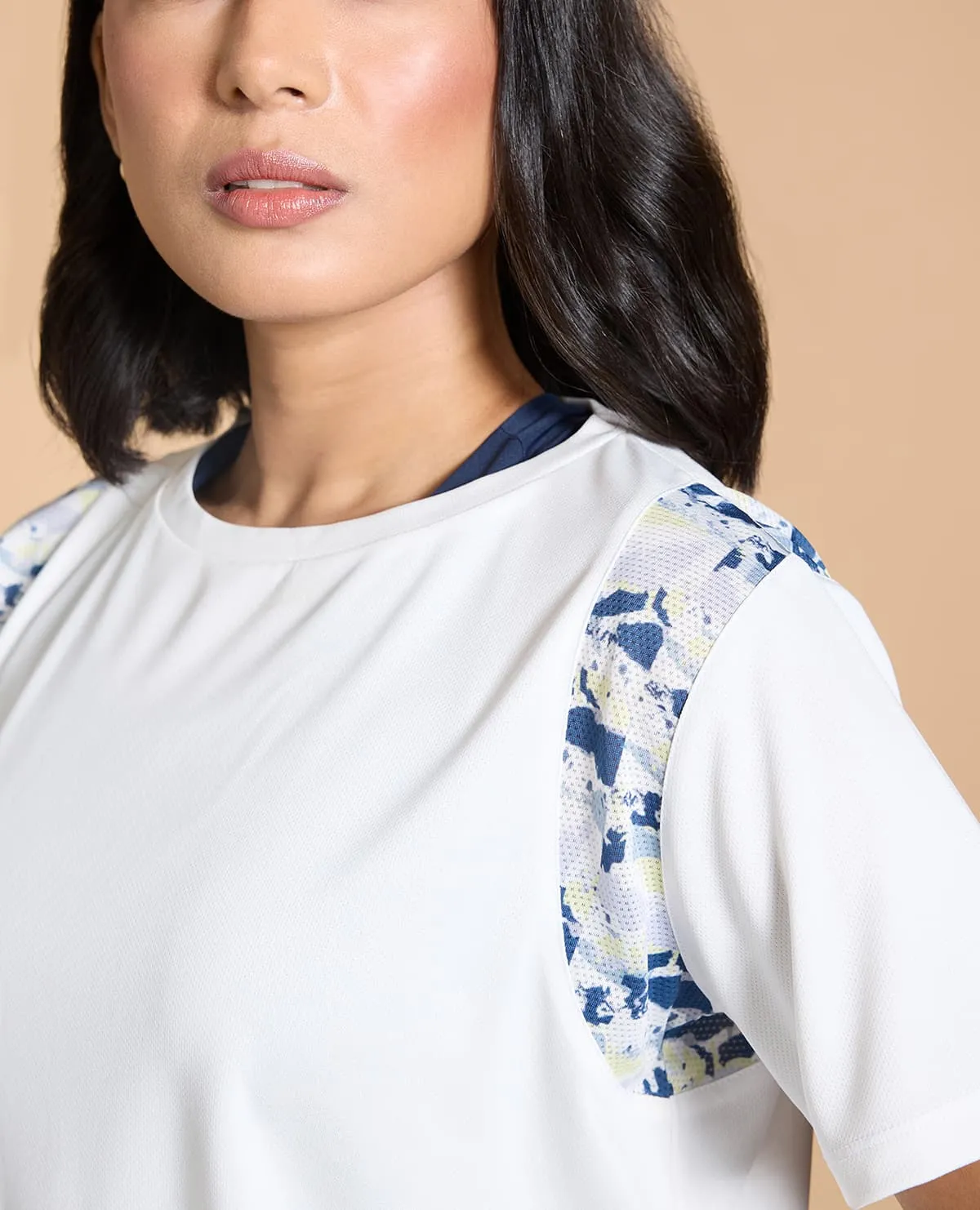 Stride Running Top Chic And Comfortable Ribbed Collar Design