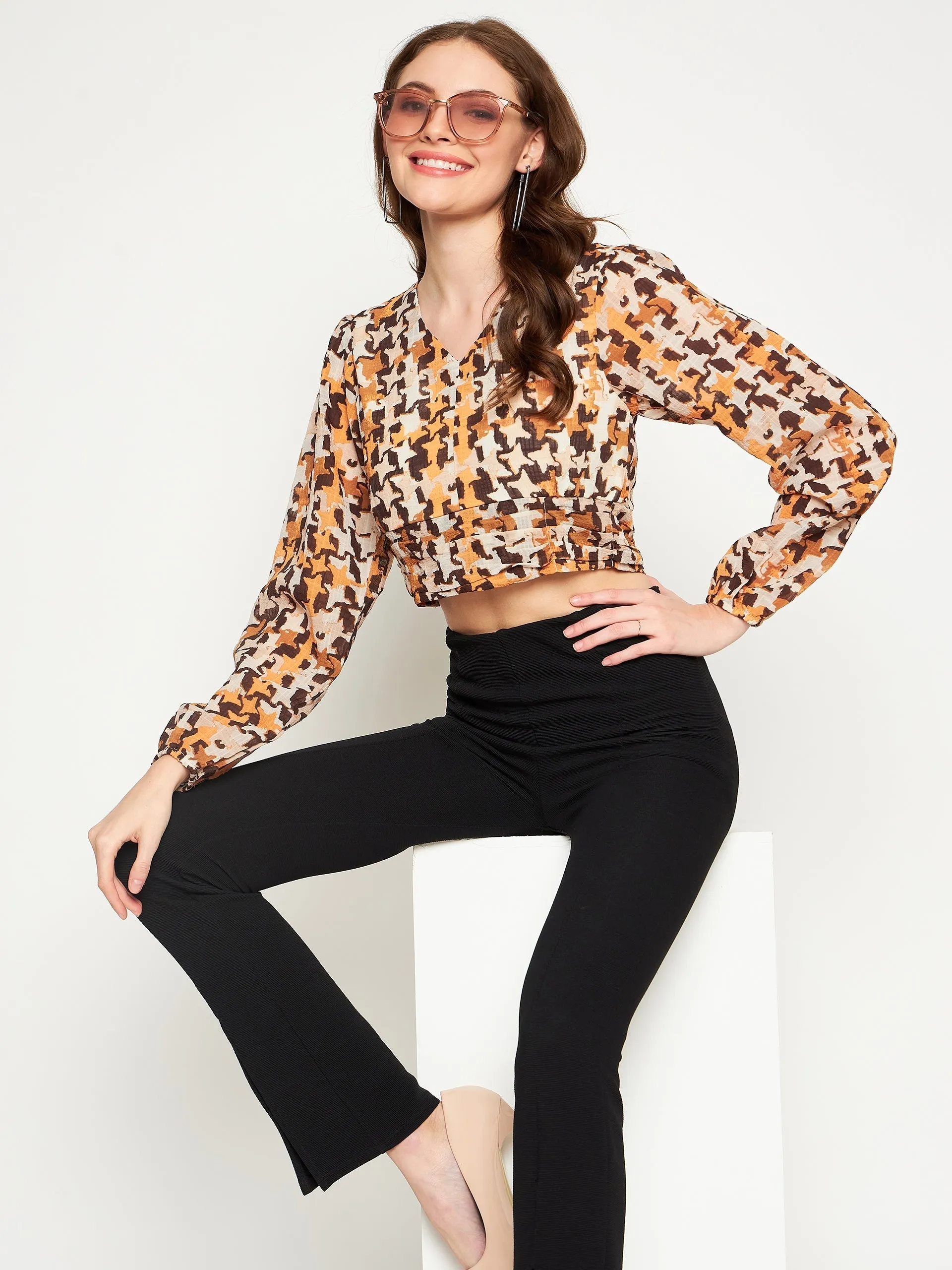 Trend Base Madame Beige Floral V-Neck Top