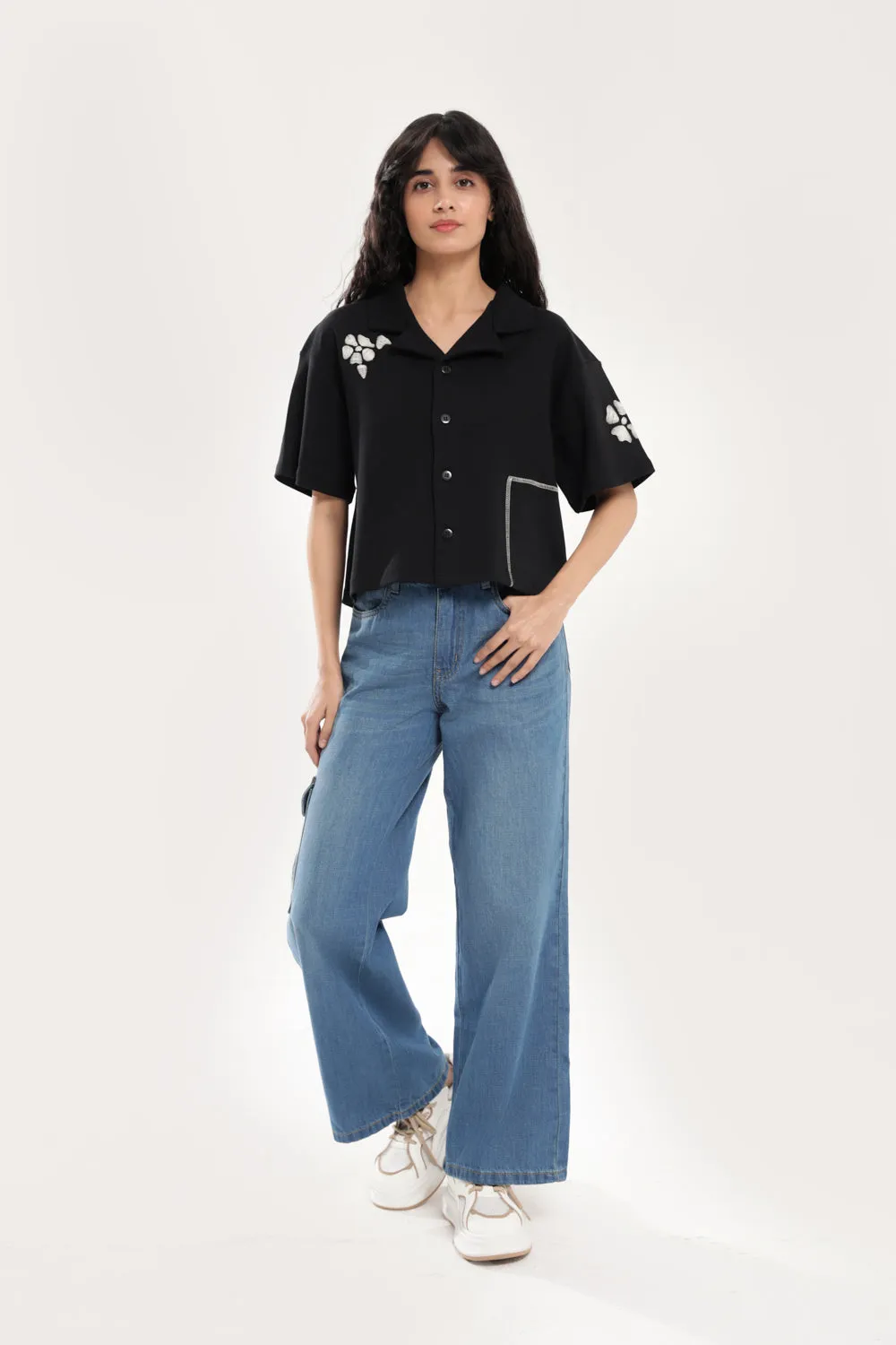 Trendy Design Magic Glow BOXY TEE WITH NOTCH COLLAR