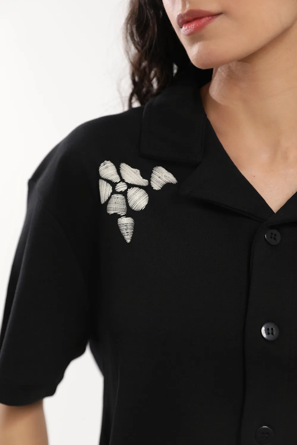 Luxury Mood BOXY TEE WITH NOTCH COLLAR