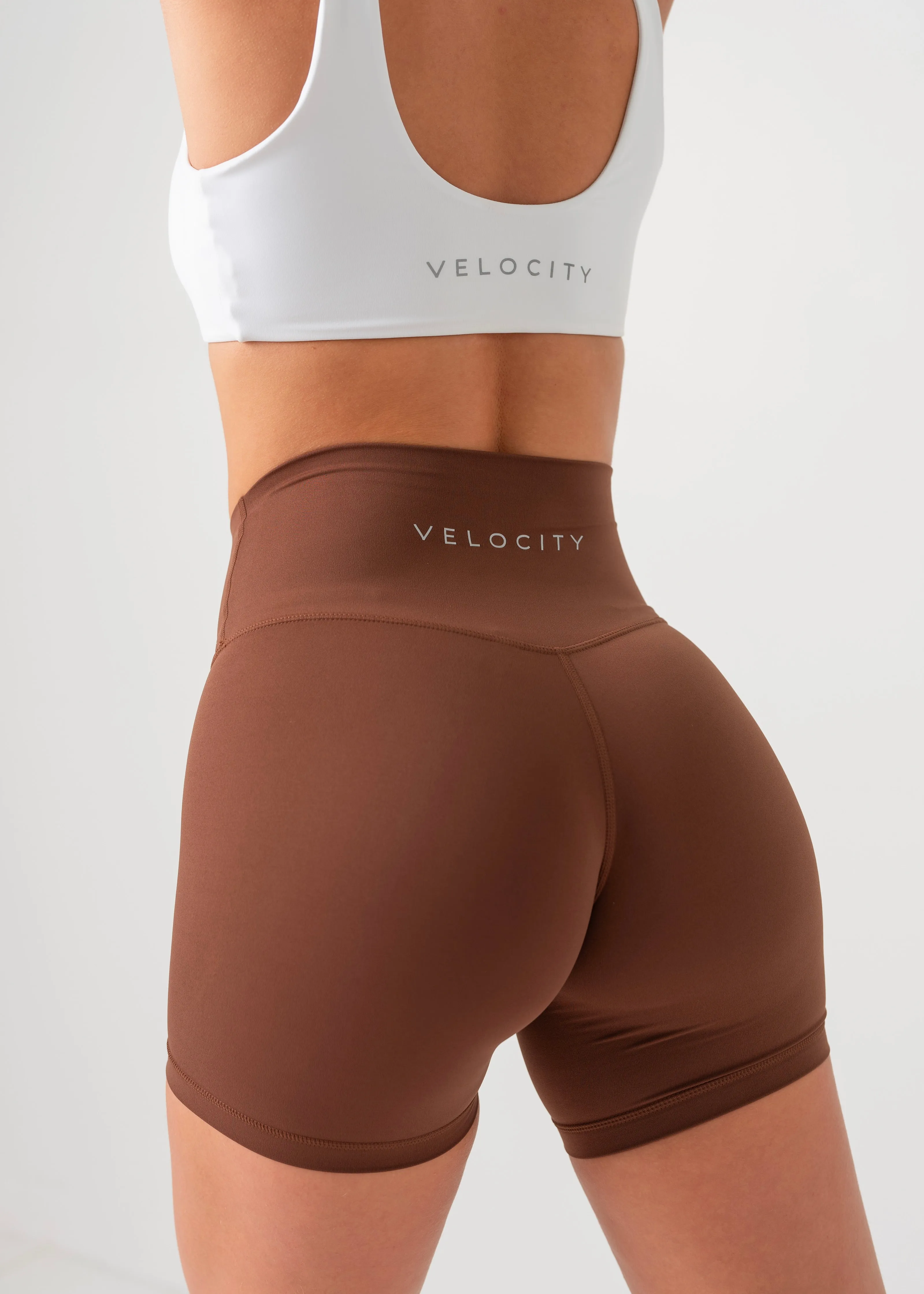 Casual Style PERFORMANCE SHORTS - WARM CHOCOLATE