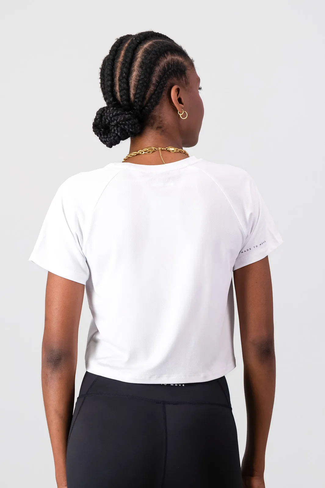 Non Irritating Collar Soft & Smooth Essential Flow Tee - White