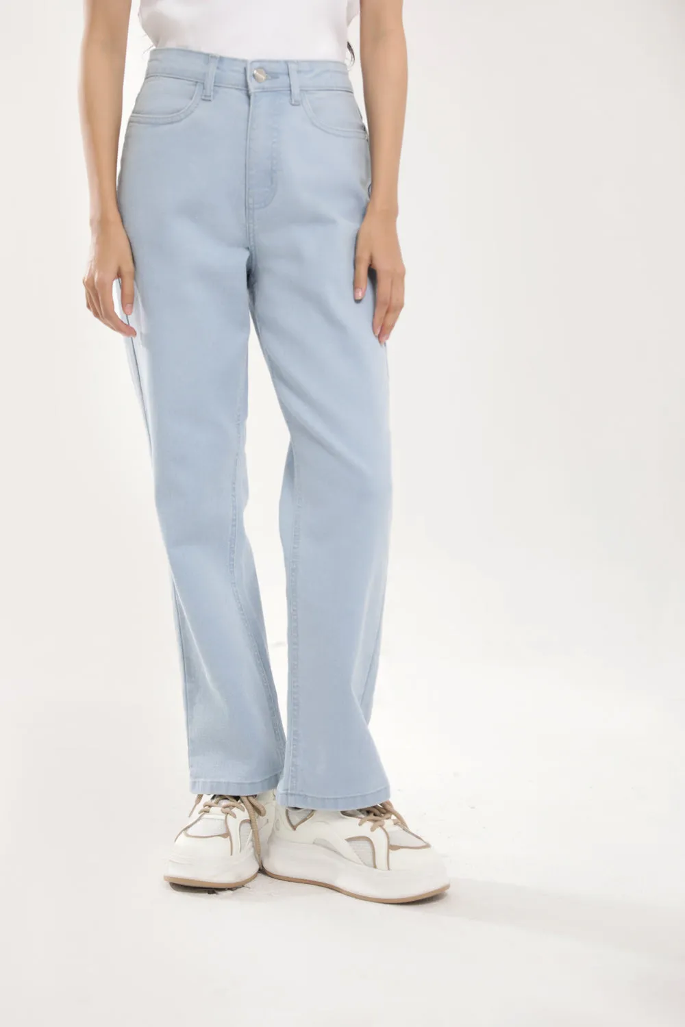 STRAIGHT FIT DENIM Everyday Comfort