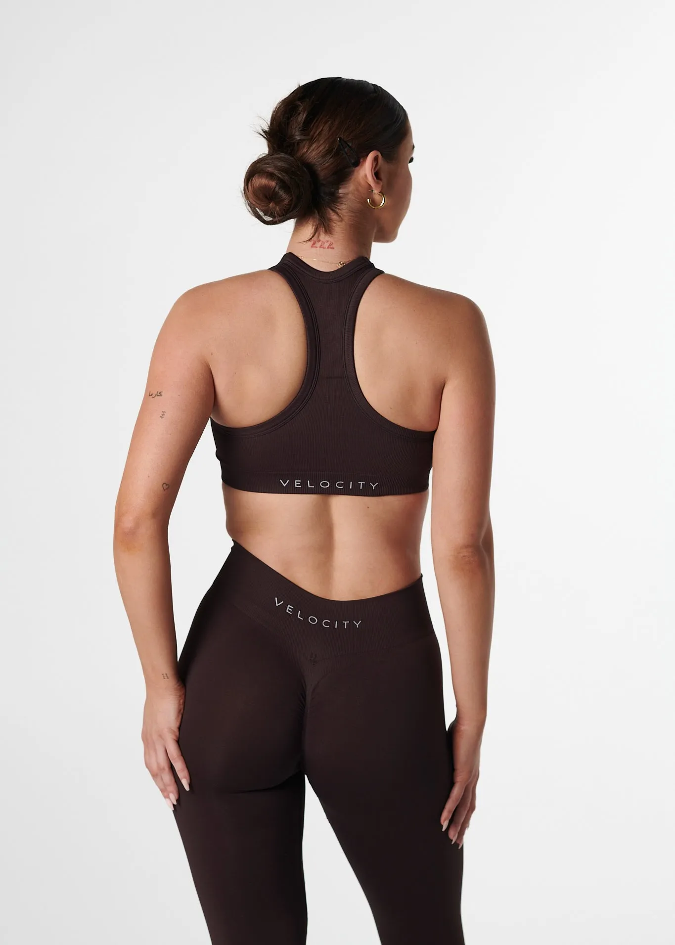 SILHOUETTE CROP - ESPRESSO Seamless Structure Durable Fit