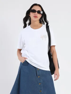 Madame Accessory Patch Detail Graphic Print White T-shirt easygoing look