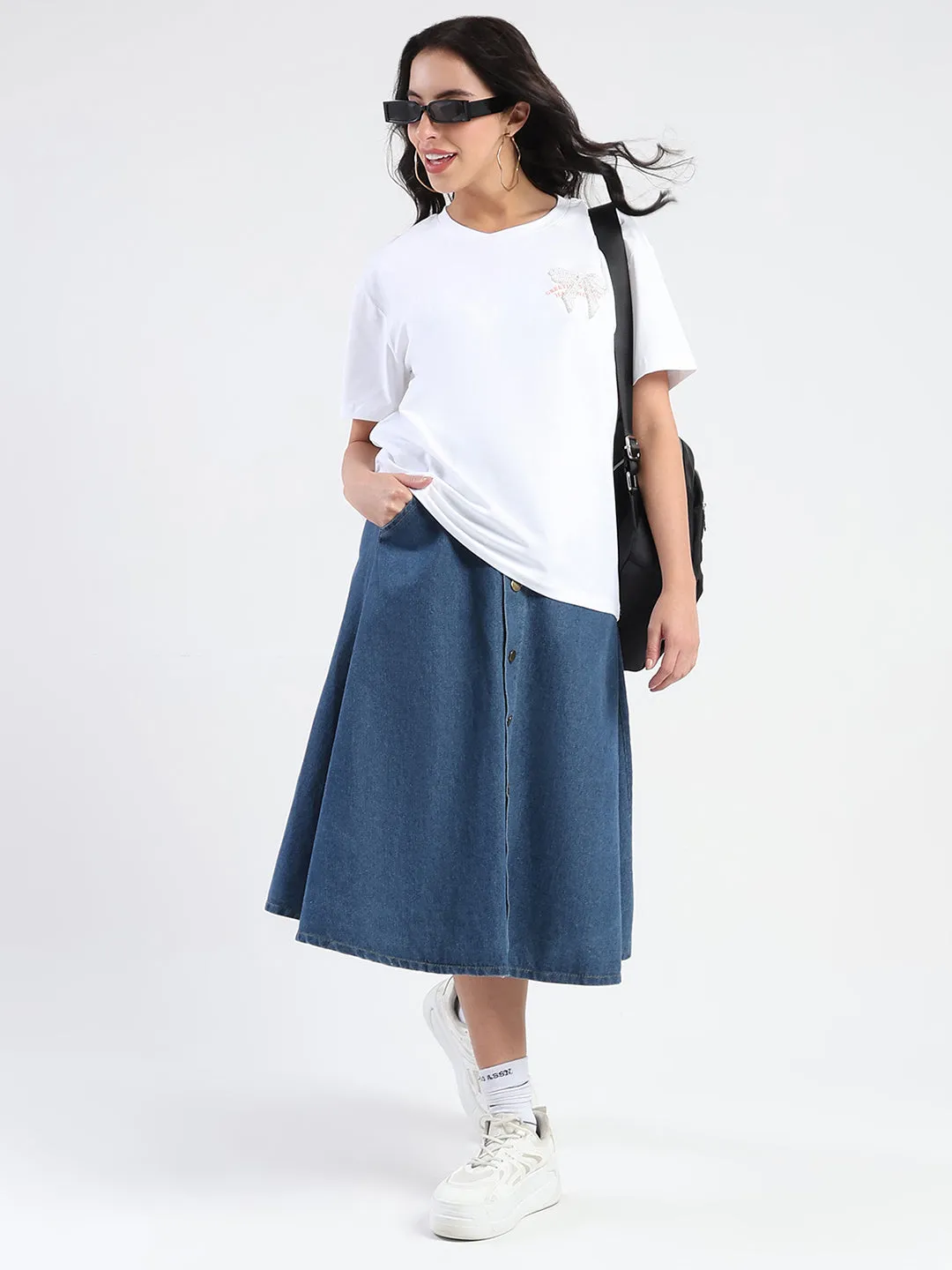 Madame Accessory Patch Detail Graphic Print White T-shirt Relaxed fit style