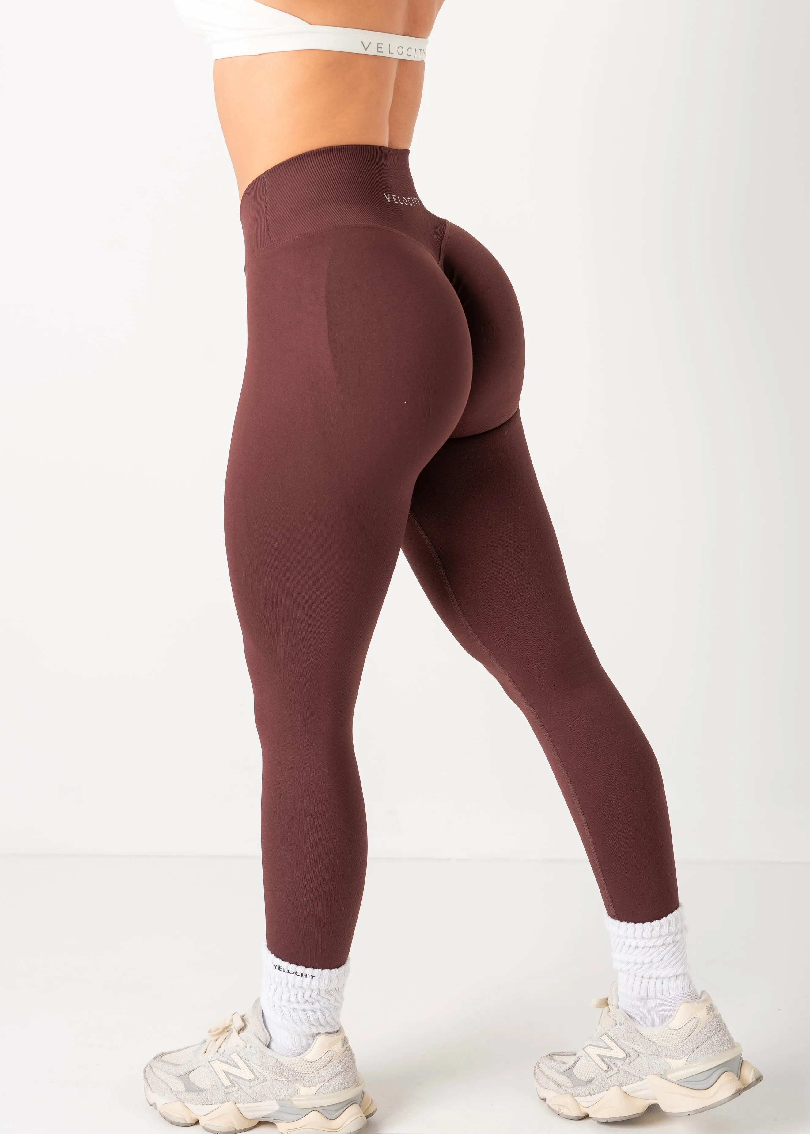 ULTIMATE SEAMLESS SCRUNCH LEGGINGS 3.0 - ESPRESSO Soft Form