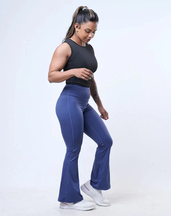 Italian Flair Svelte Retro-Modern Bellbottoms Pants