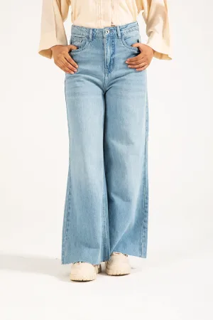 MEGA WIDE FIT DENIM HeatRegulating Chilly Weather Fit