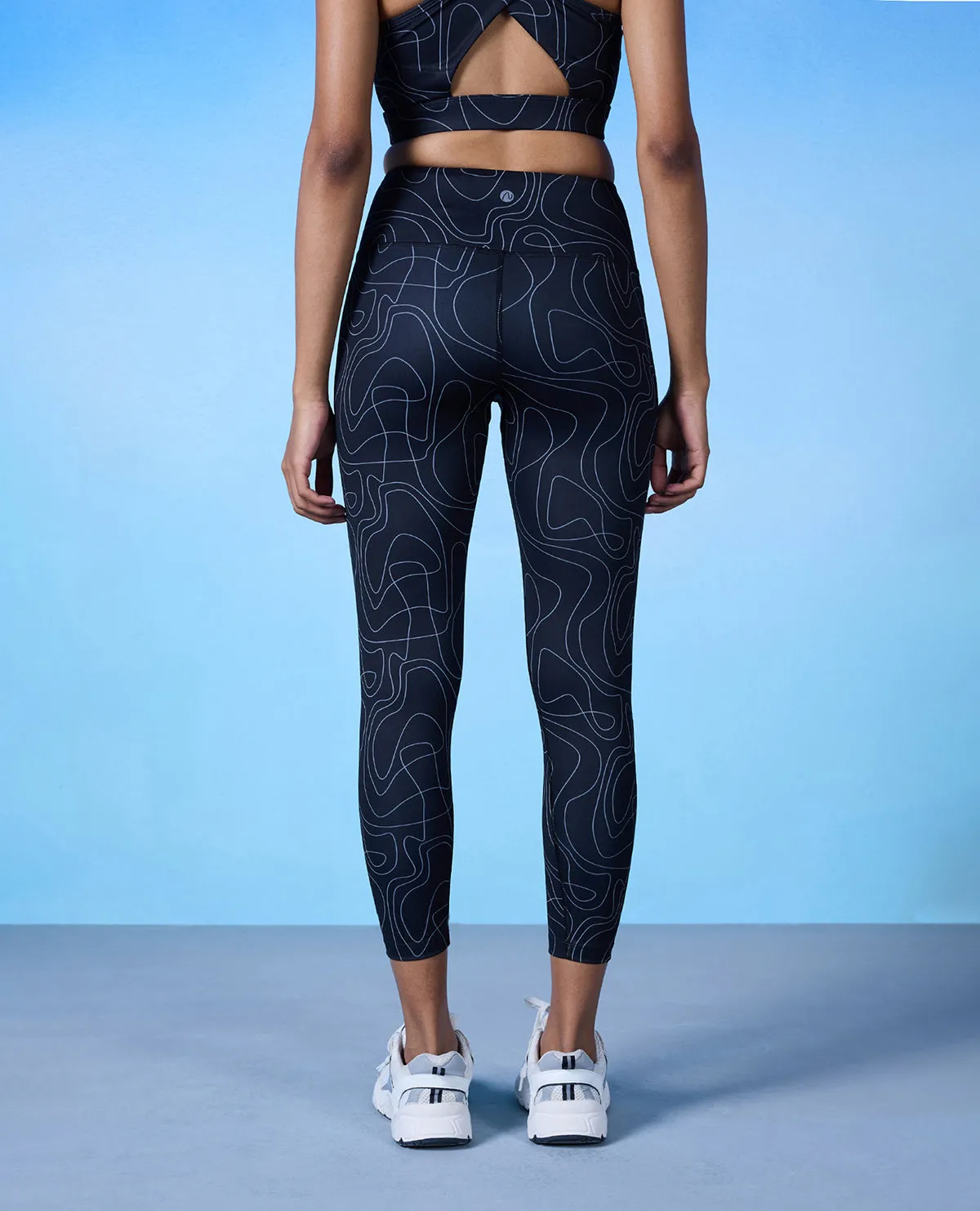 Nykd by Nykaa High Rise Trendsetter Printed Legging-NYK121-Doodle Black Print Double Layer Dance Practice