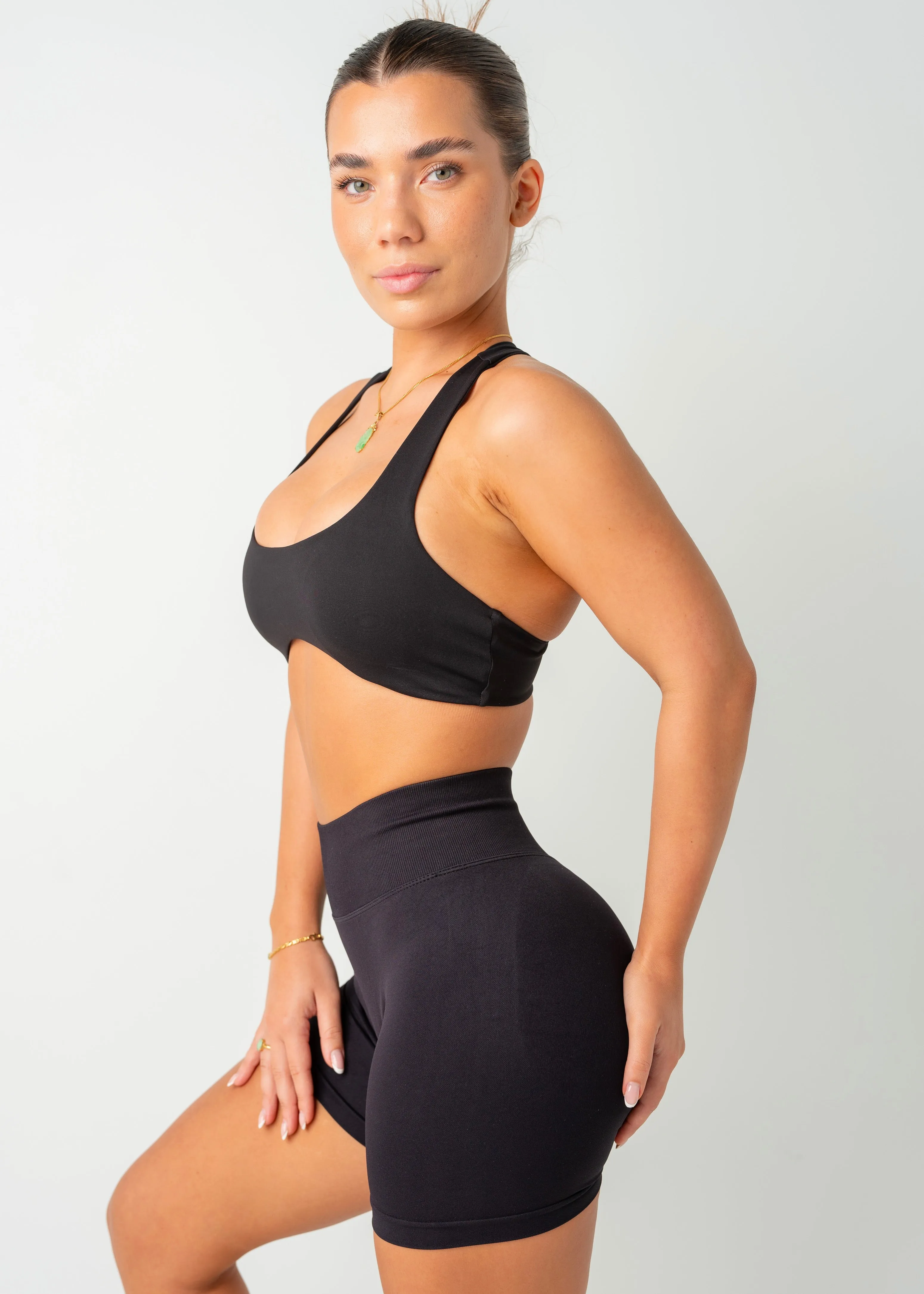 MINIMAL RACER BRA - BLACK Athletes in training