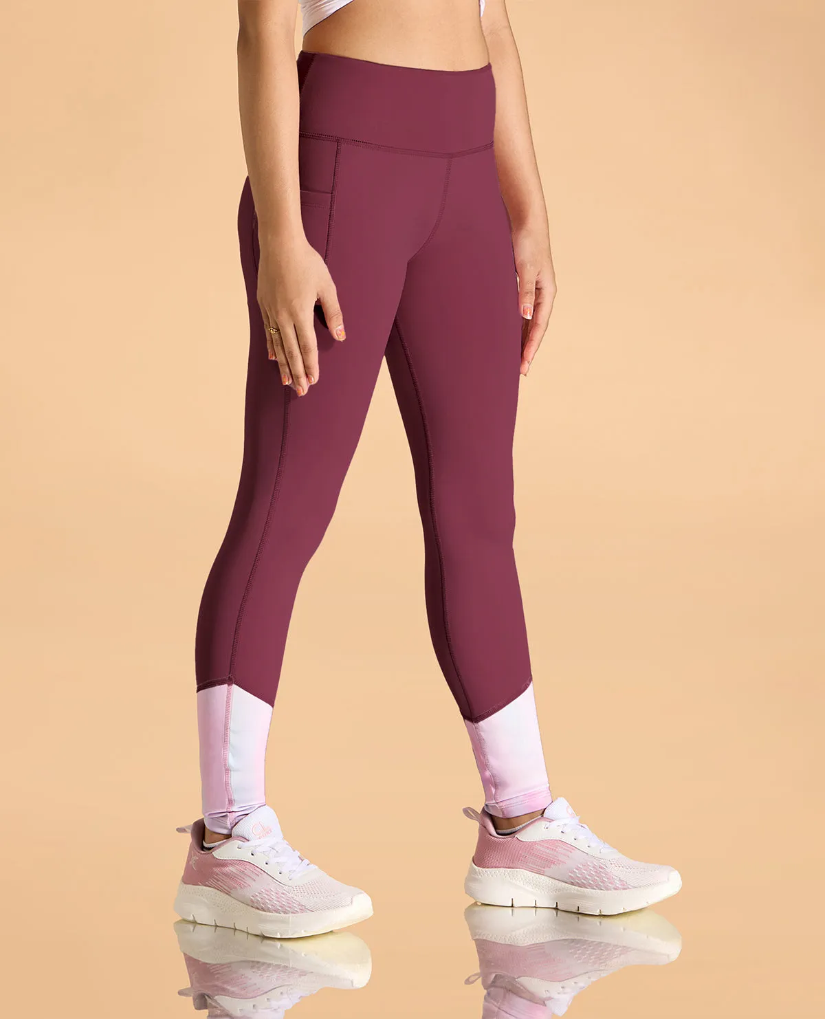 Flexible Style Wear High Waisted Colourblock Stretchable Leggings For Girls