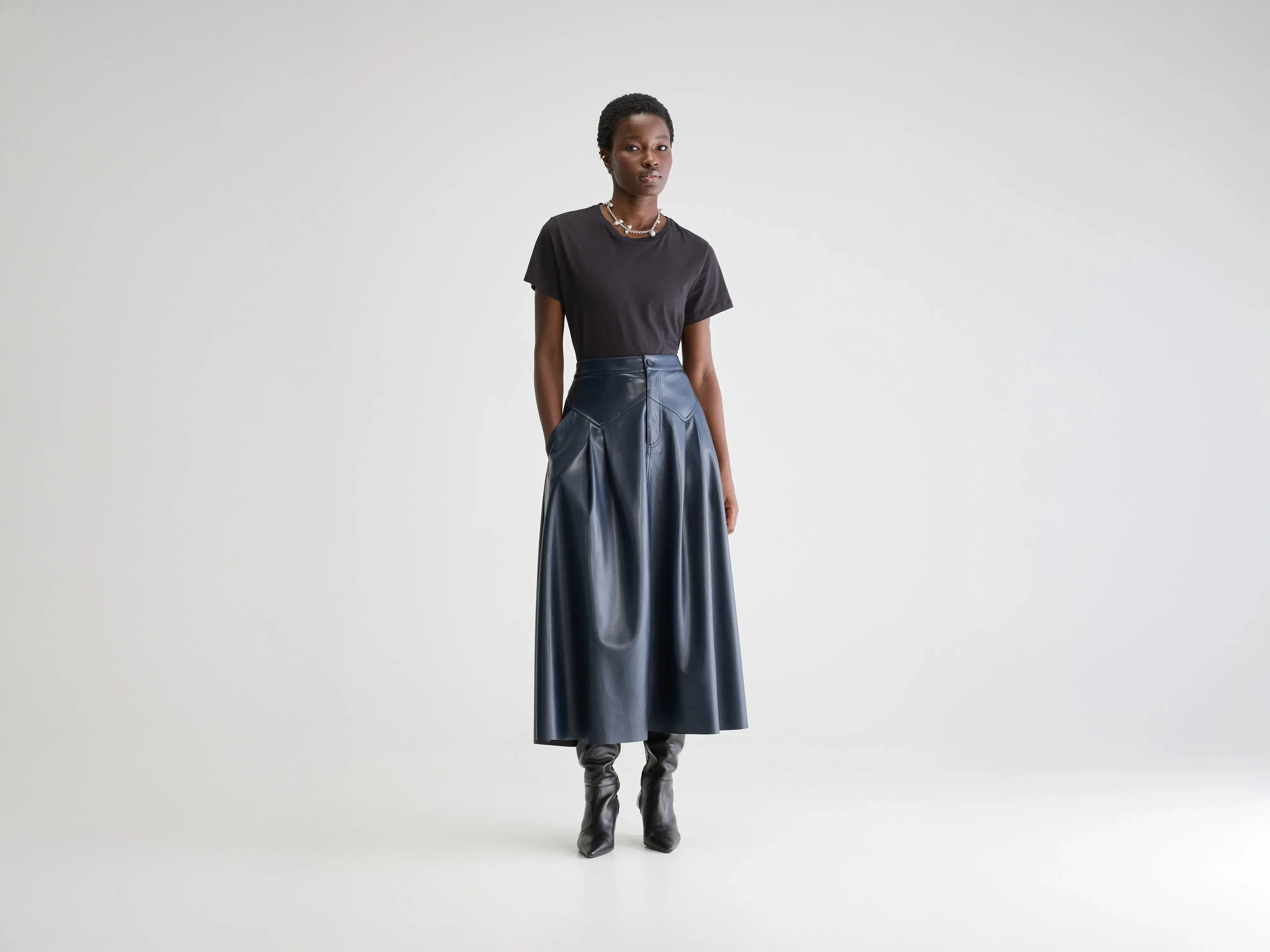 NoSlip Hem SoftTouchFinish Gala flared mid skirt (251 / W / CAPTAIN)