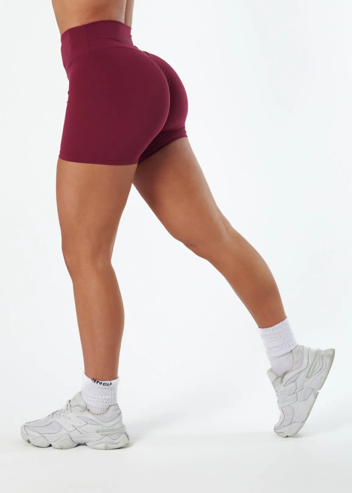 SERENE INVISIBLE SCRUNCH SHORTS - CRANBERRY Odor Control Treatment
