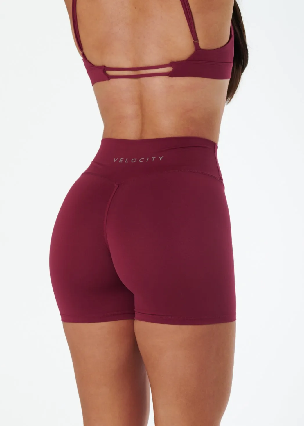 SERENE INVISIBLE SCRUNCH SHORTS - CRANBERRY Effortless Wear