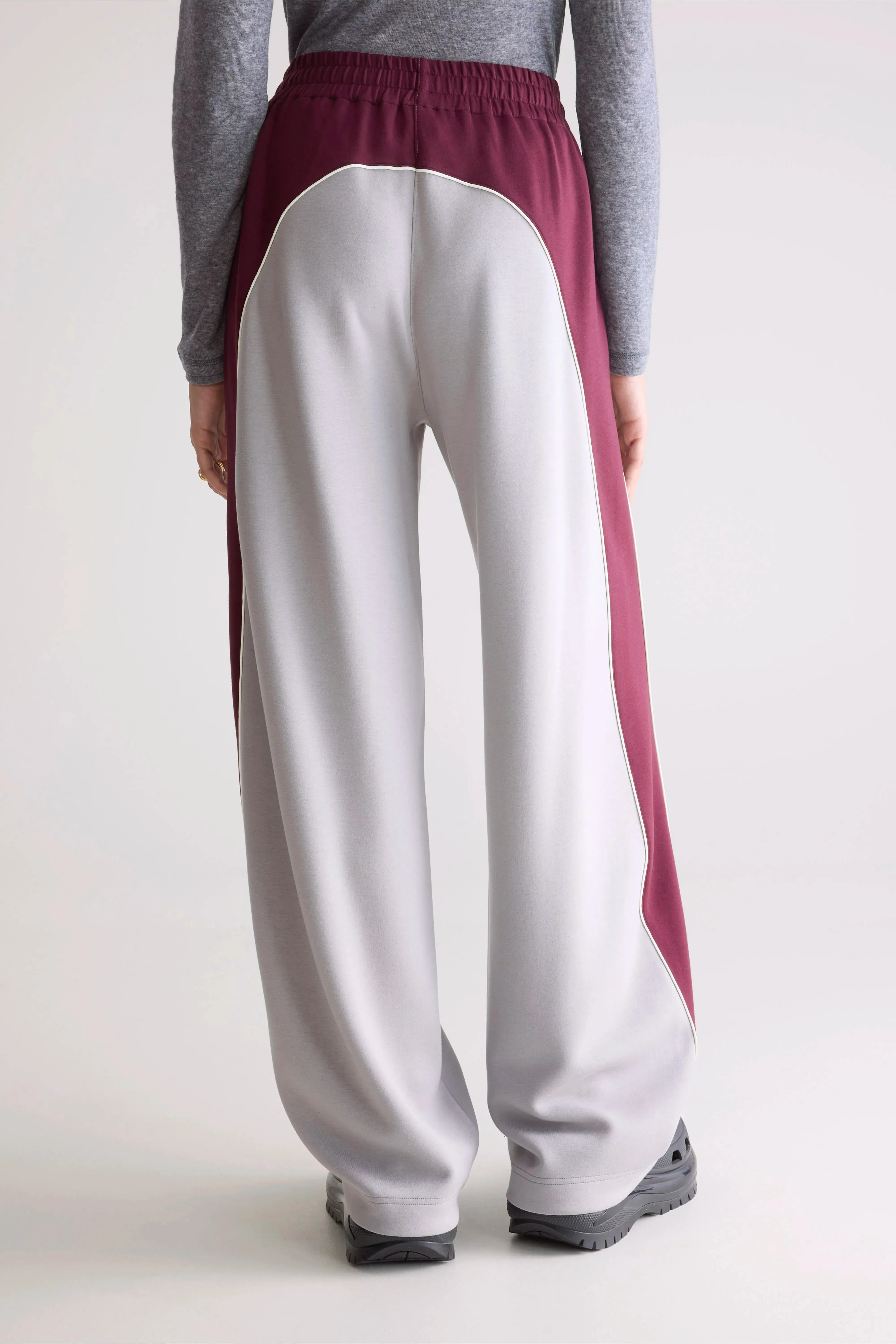 Jelina jogging bottoms (252 / W / COMBO A) Fashion Forward Decorative stitching