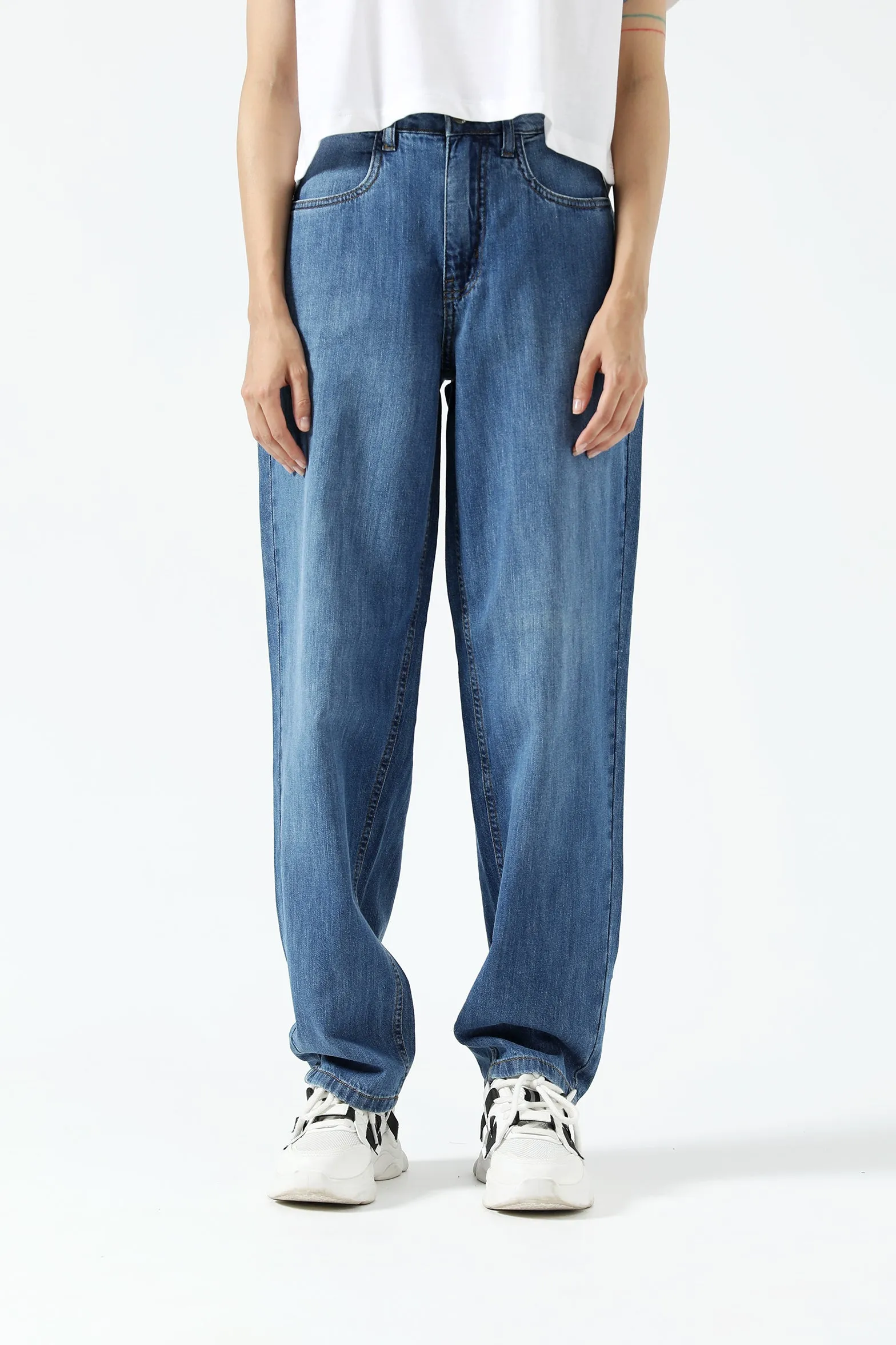 Twill Weave Texture BARREL FIT DENIM