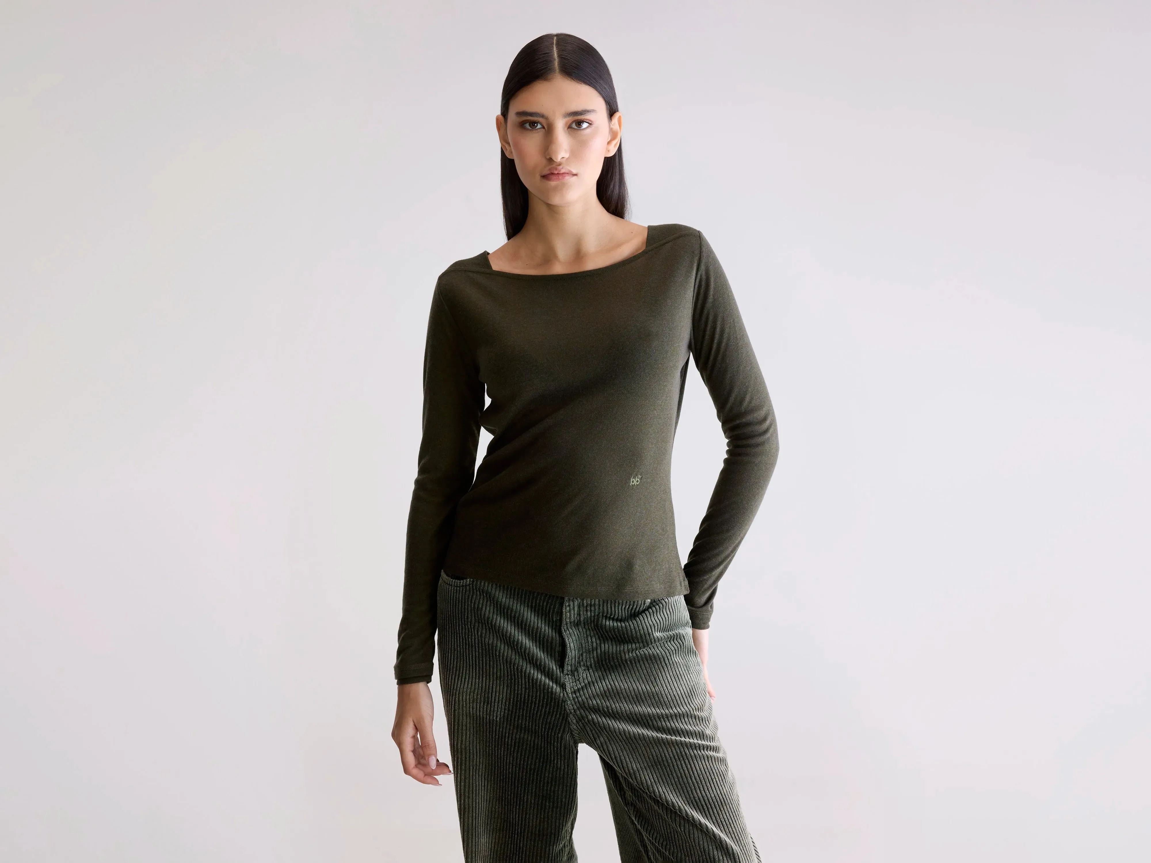 Sleek Style Comfortable Wear Veras fitted t-shirt (252 / W / FOREST)