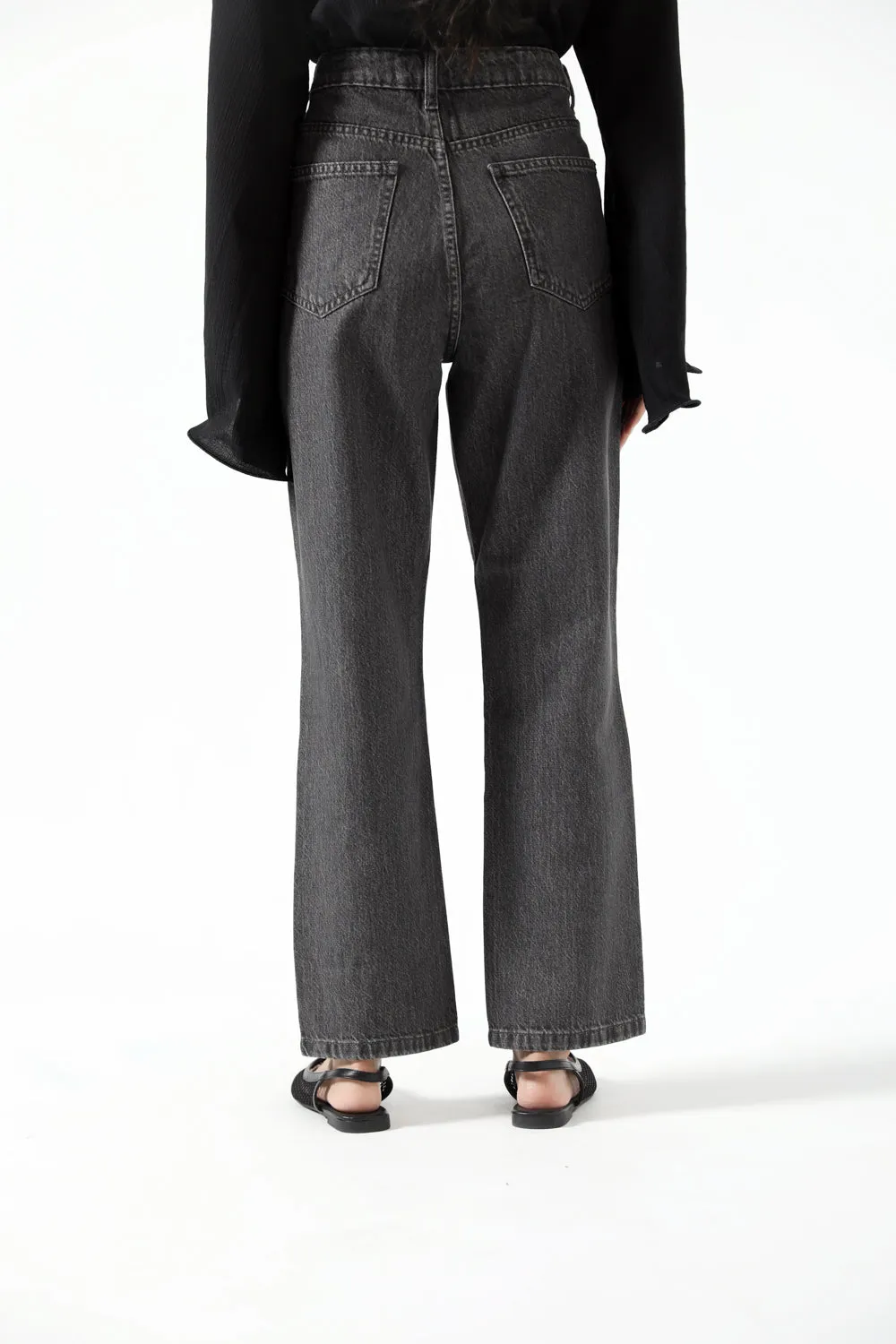 STRAIGHT FIT DENIM Flattering Waist