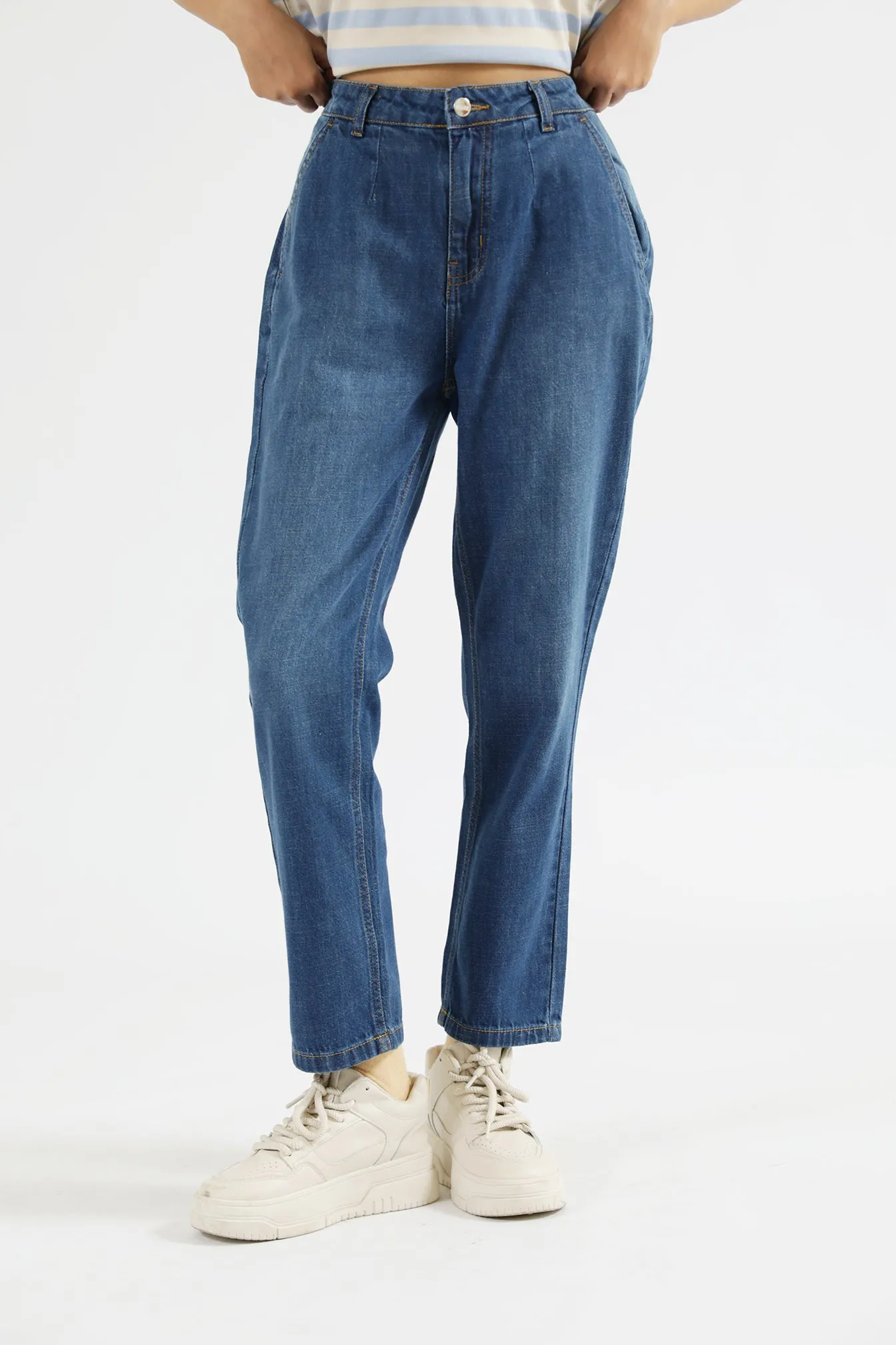Versatile Wearable MOM FIT DENIM