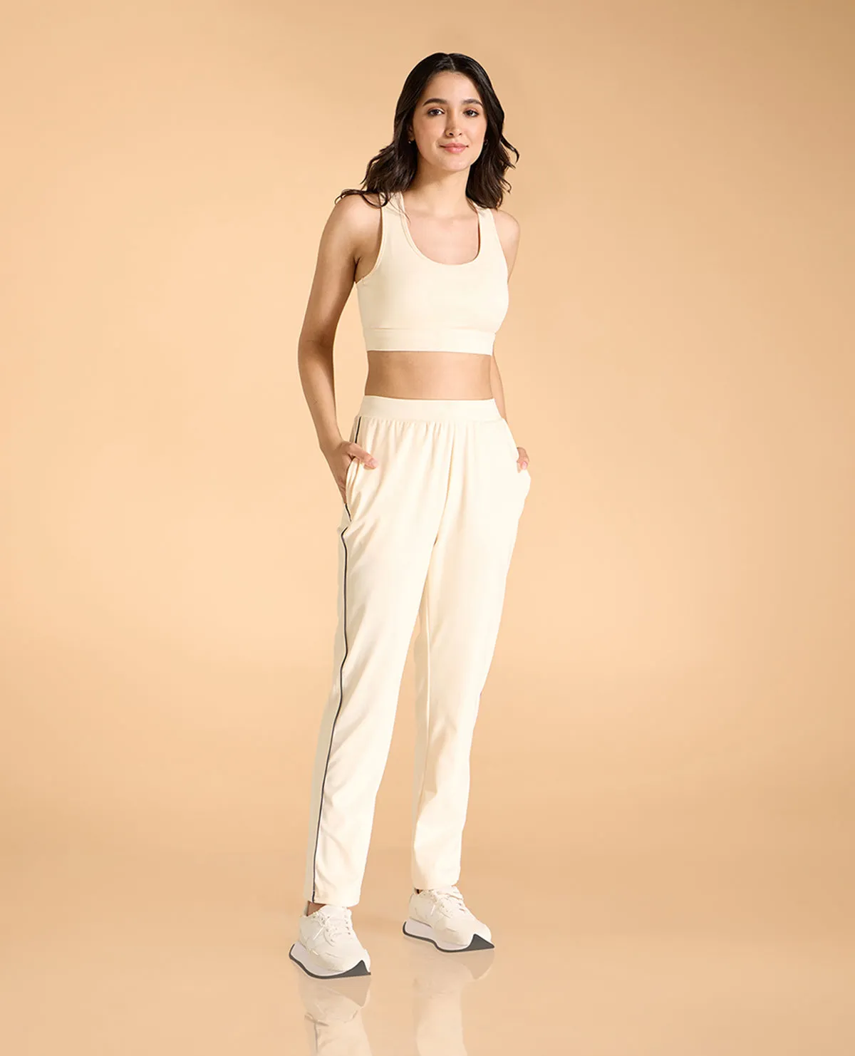 Full Coverage Medium Support Workout Sports Bra Non-Chafing Material