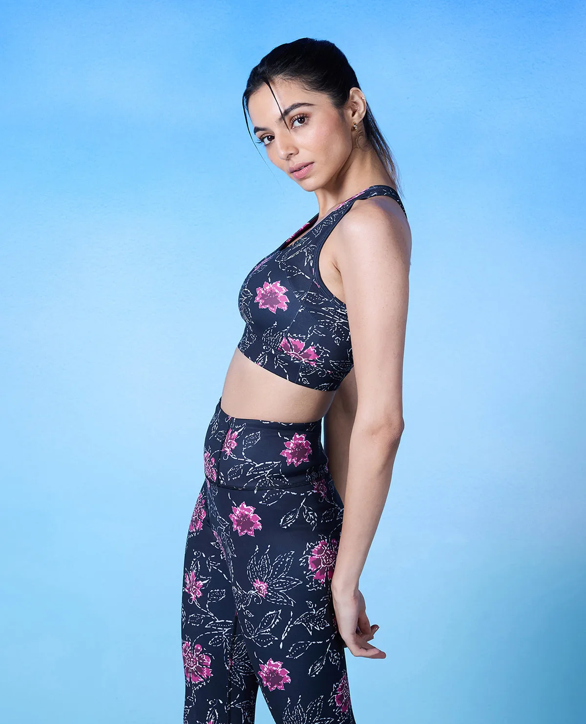 Nykd All Day On-Trend Sports Bra With Keyhole Back - NYK082 - Batik Black Print Mesh