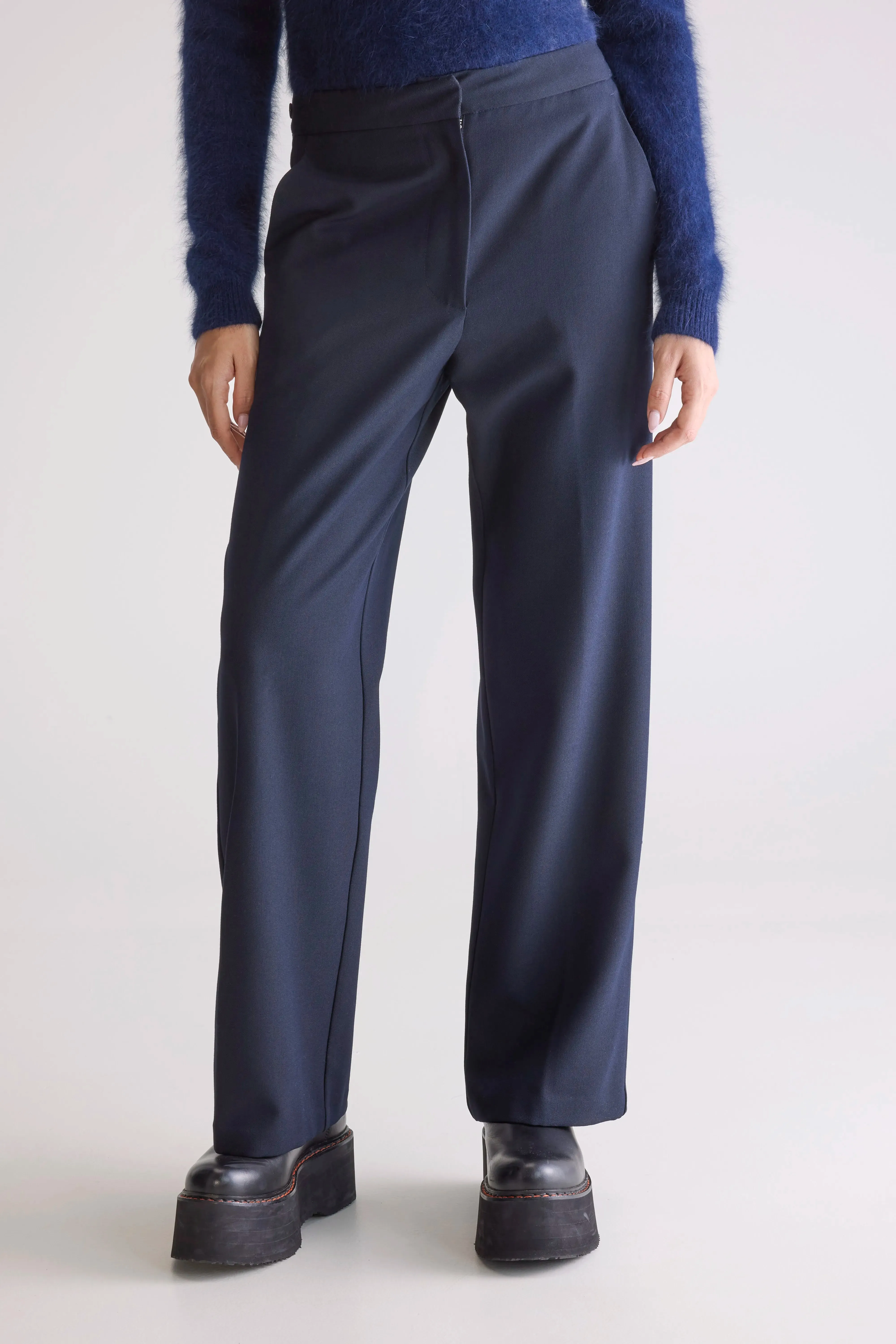 Chilly Weather Fit Wrinkle-Resistant Sunrise straight trousers (252 / W / AMERICA)