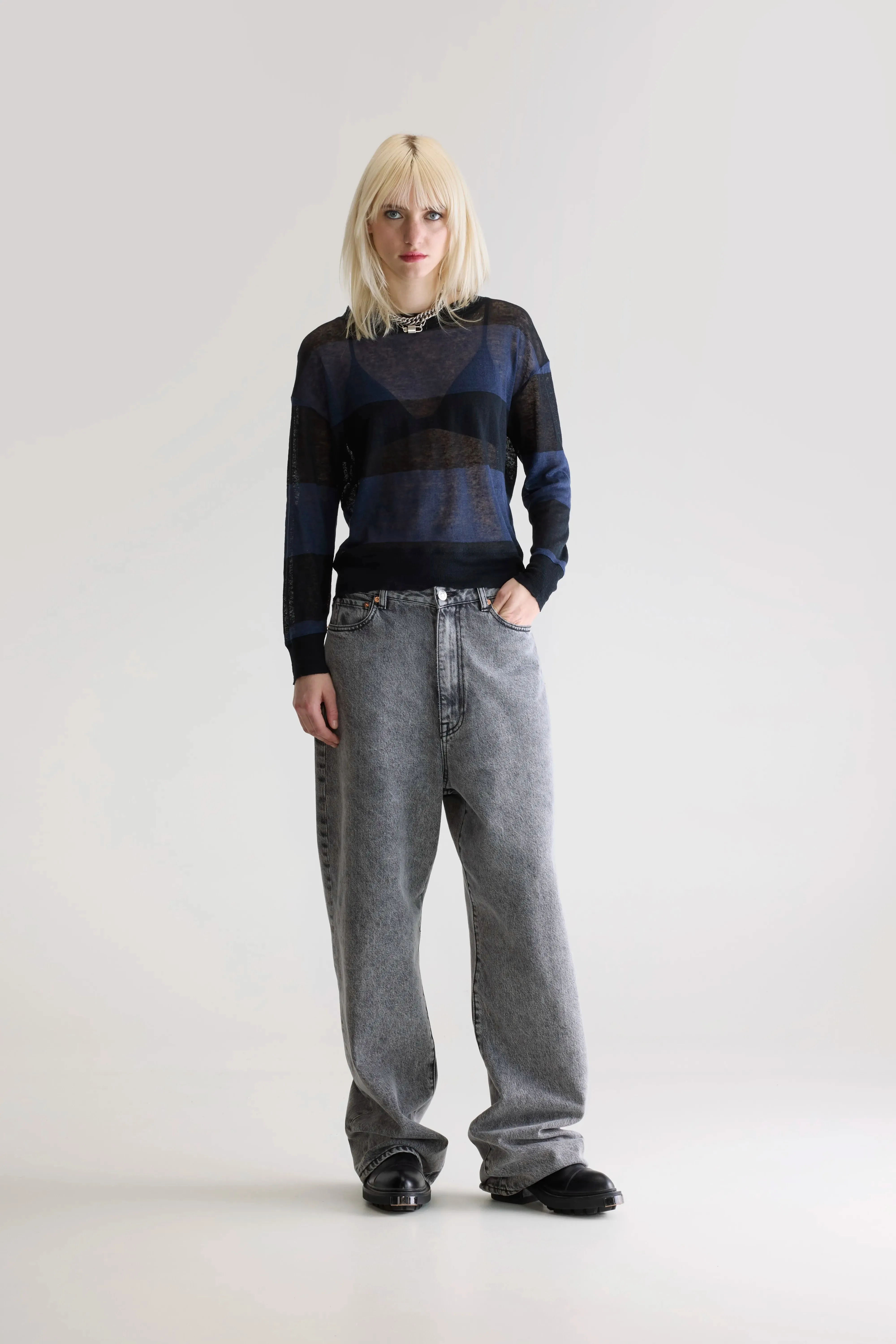 Simple Yet Elegant Lace trim Senia relaxed t-shirt (252 / W / STRIPE B)