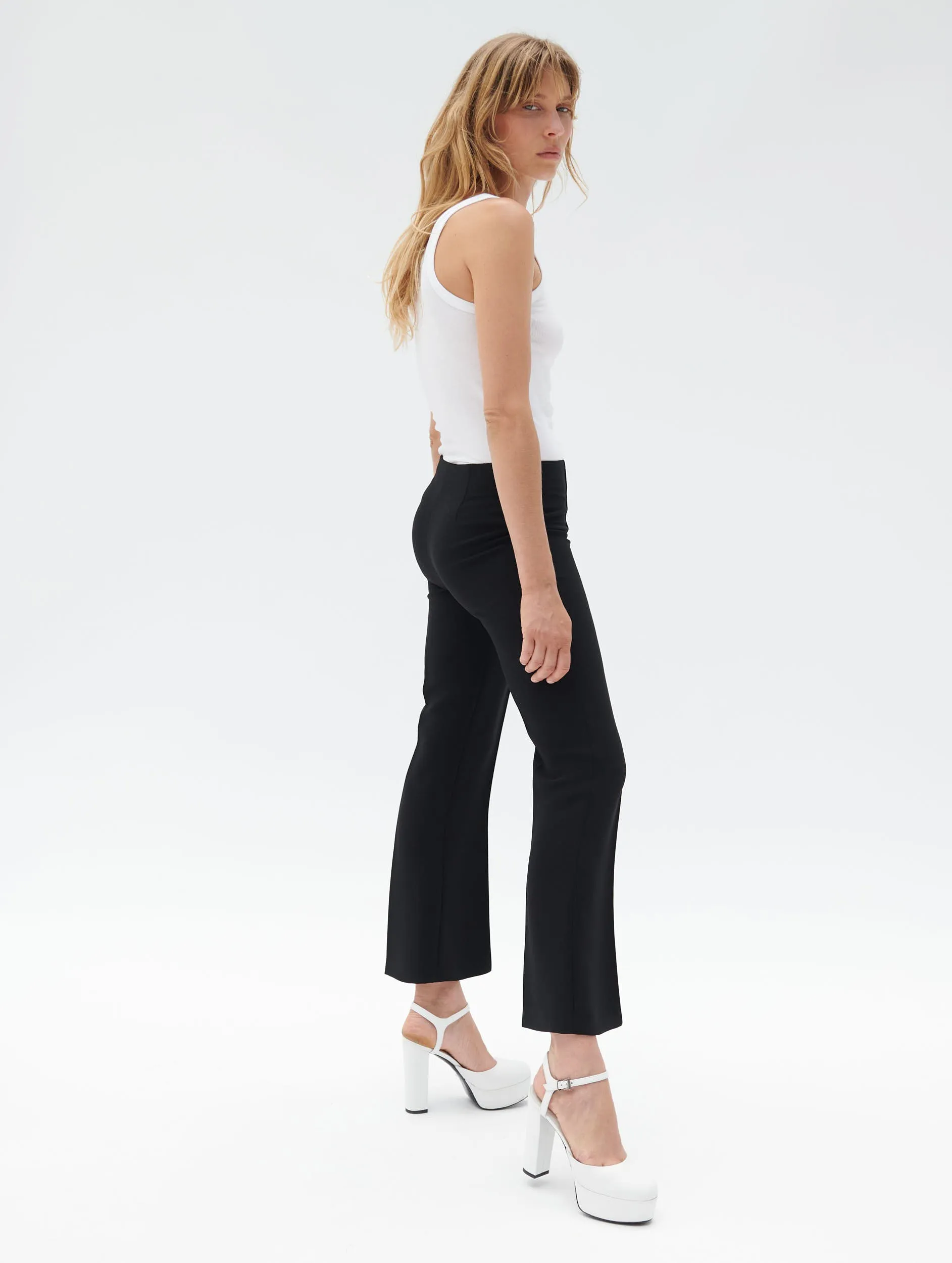 Stretch waistband Chic Comfort Black crepe 7/8 length flared trousers