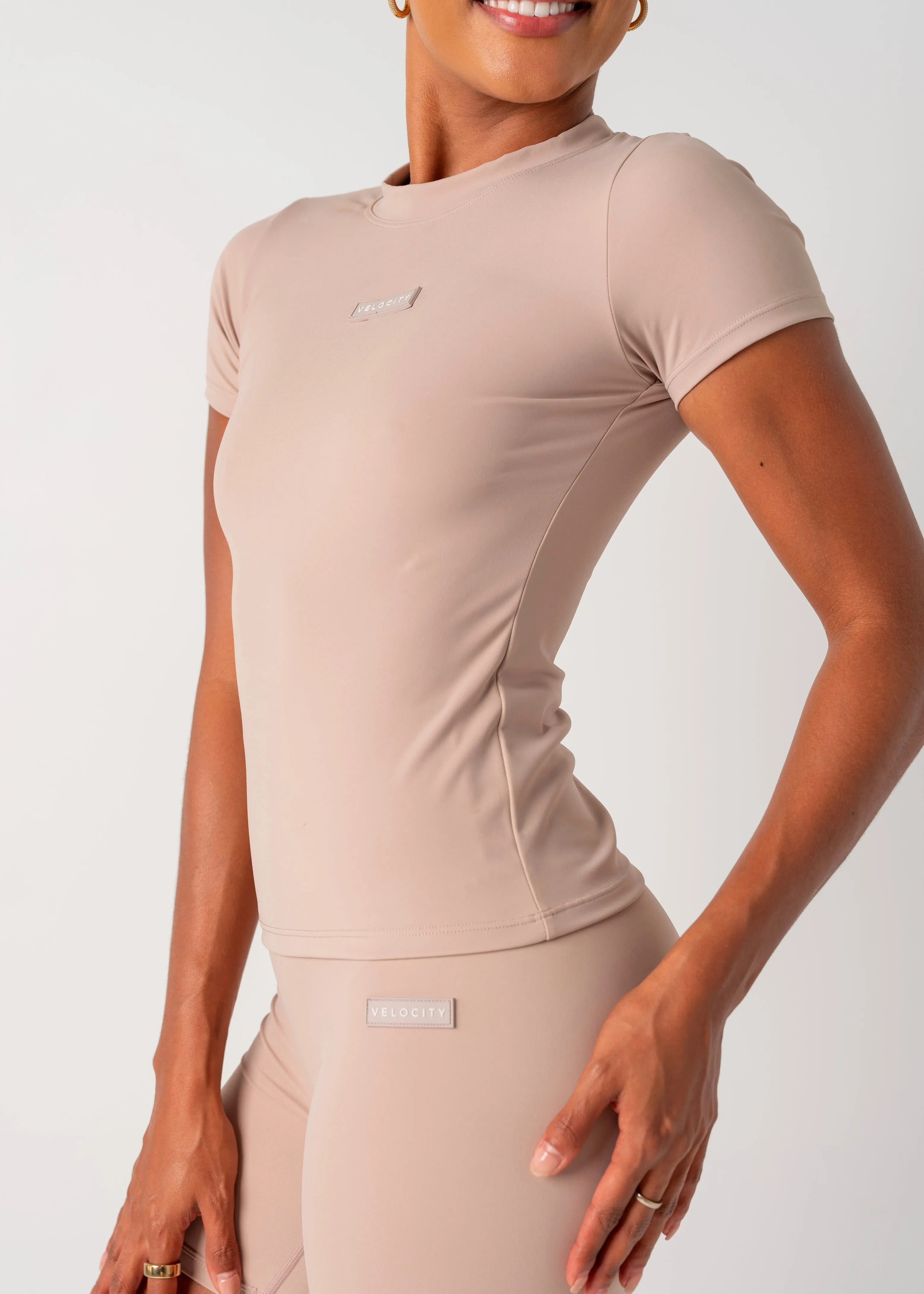 SS FITTED TEE - BEIGE Breathable mesh lining